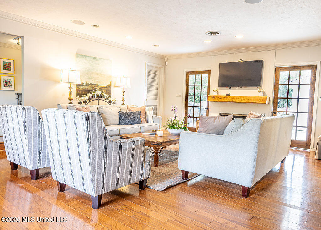 3800 Redbud Road Property Photo 7