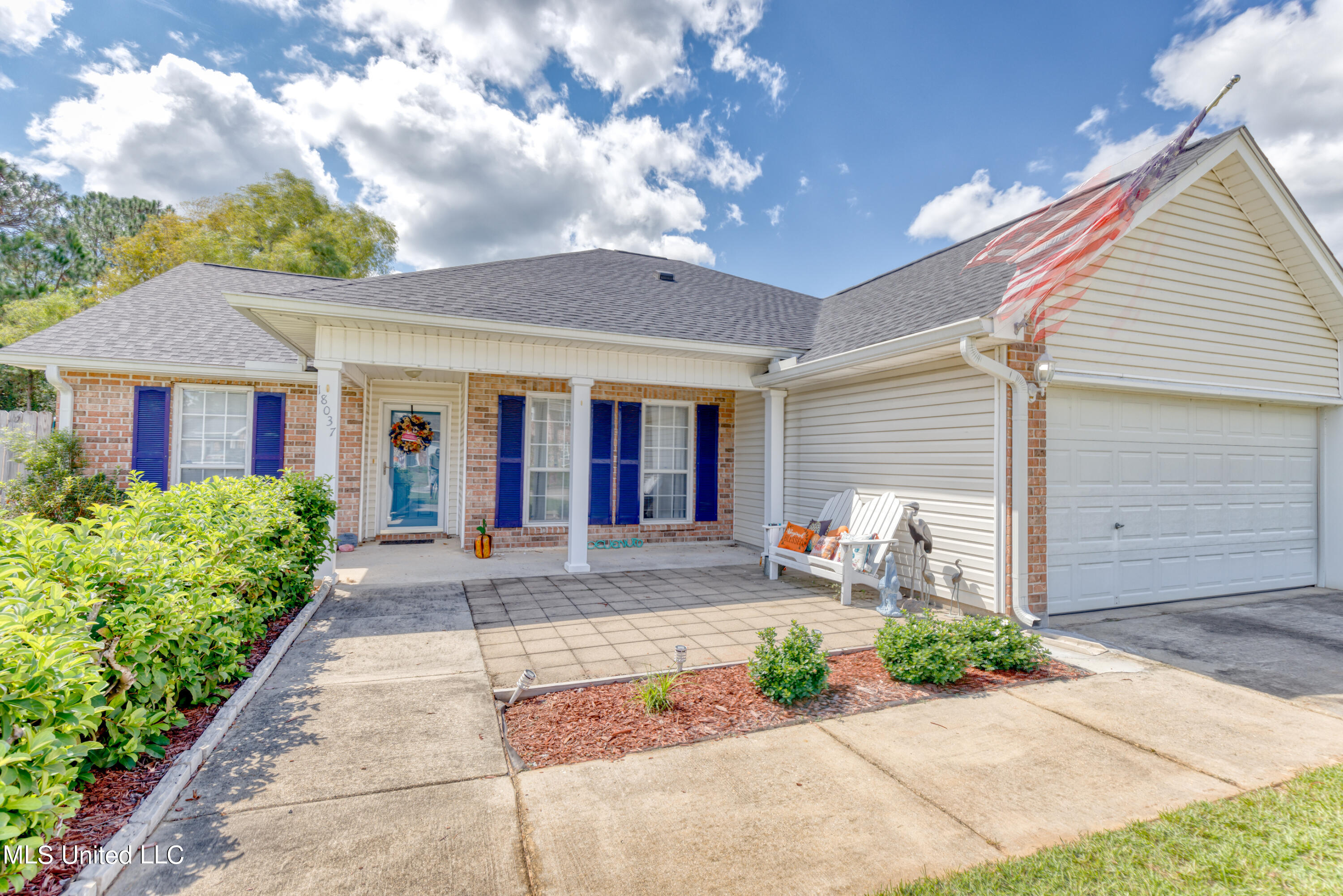 18037 Cypress Pointe Drive Property Photo 1