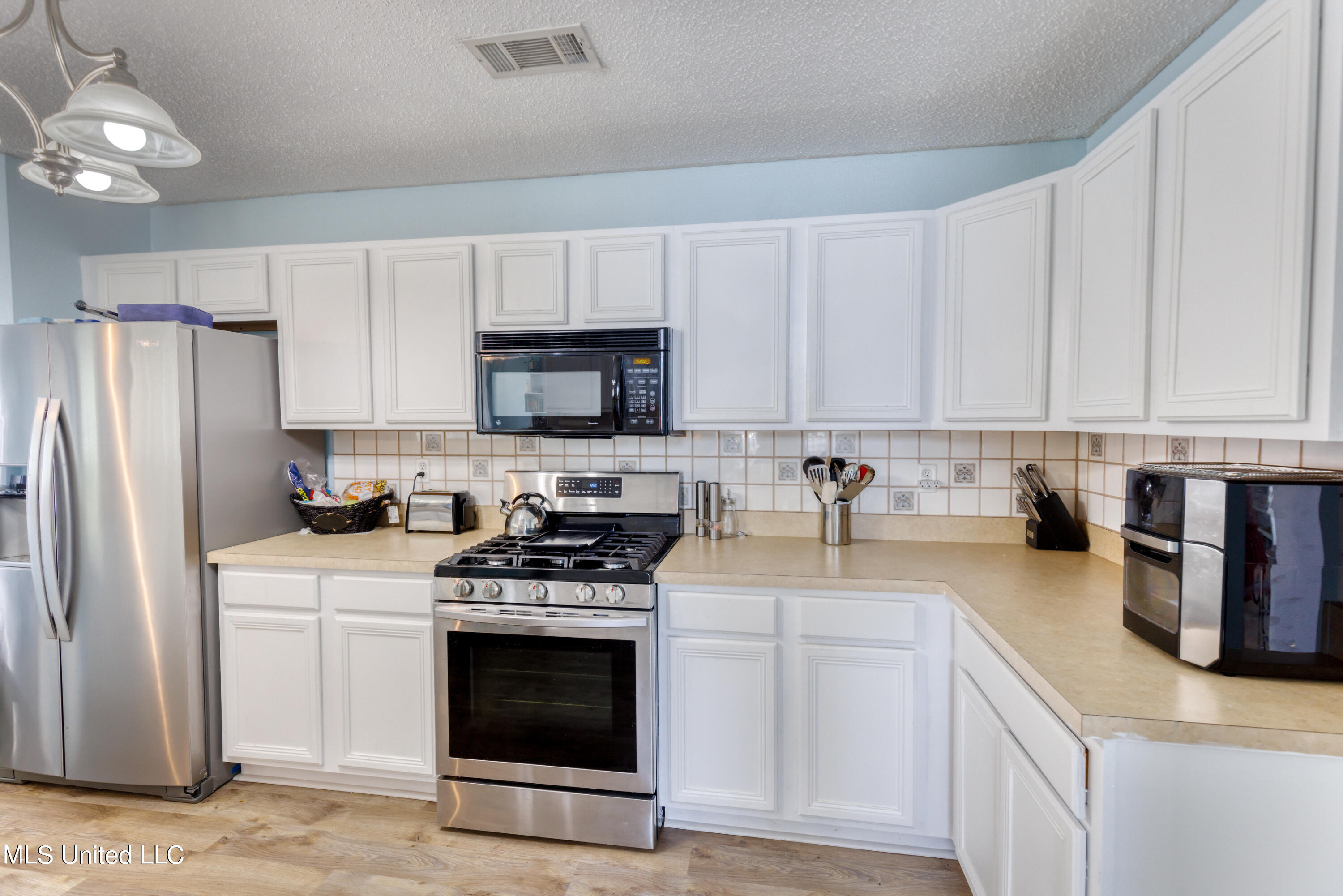 18037 Cypress Pointe Drive Property Photo 11