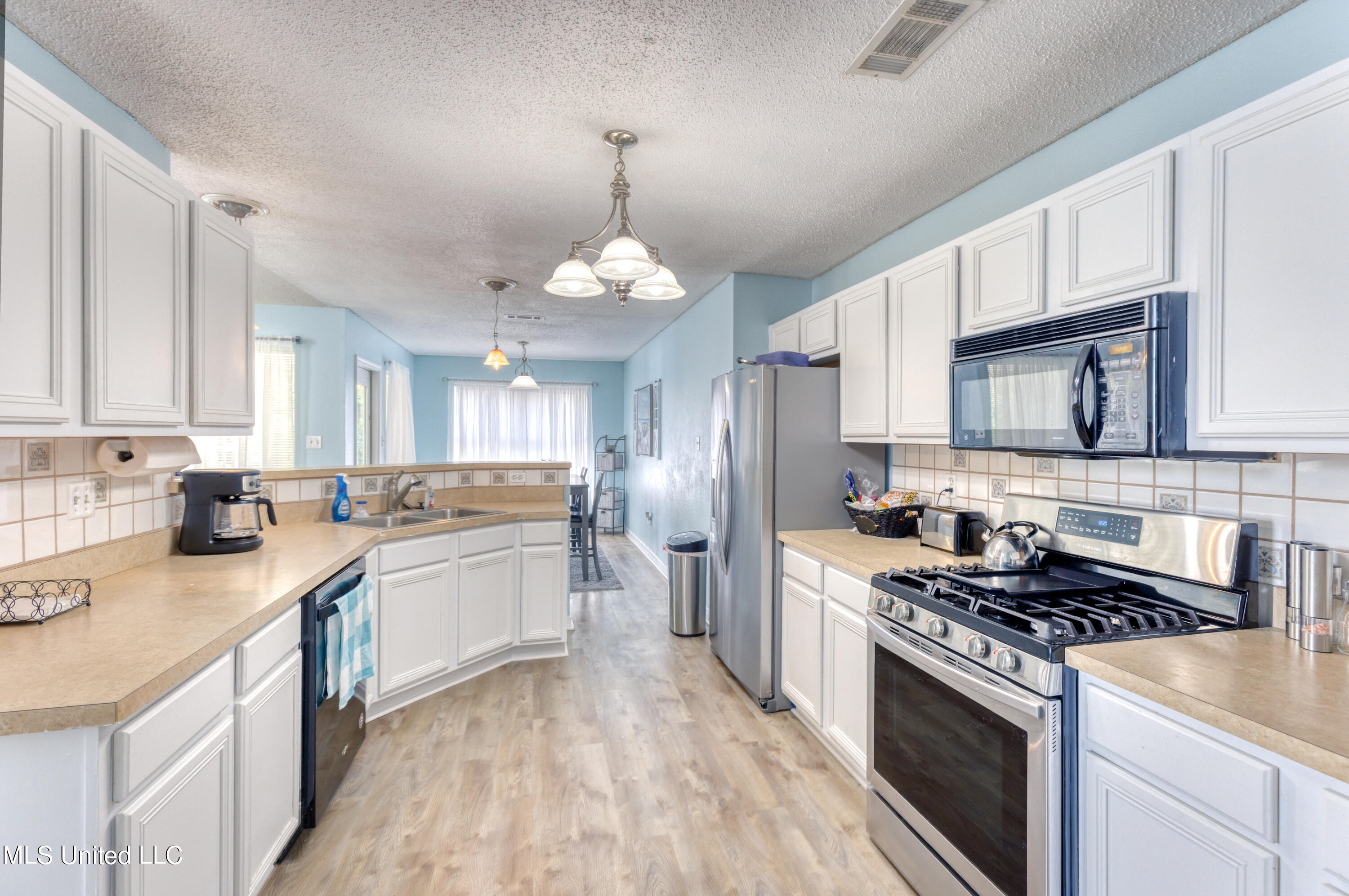 18037 Cypress Pointe Drive Property Photo 12