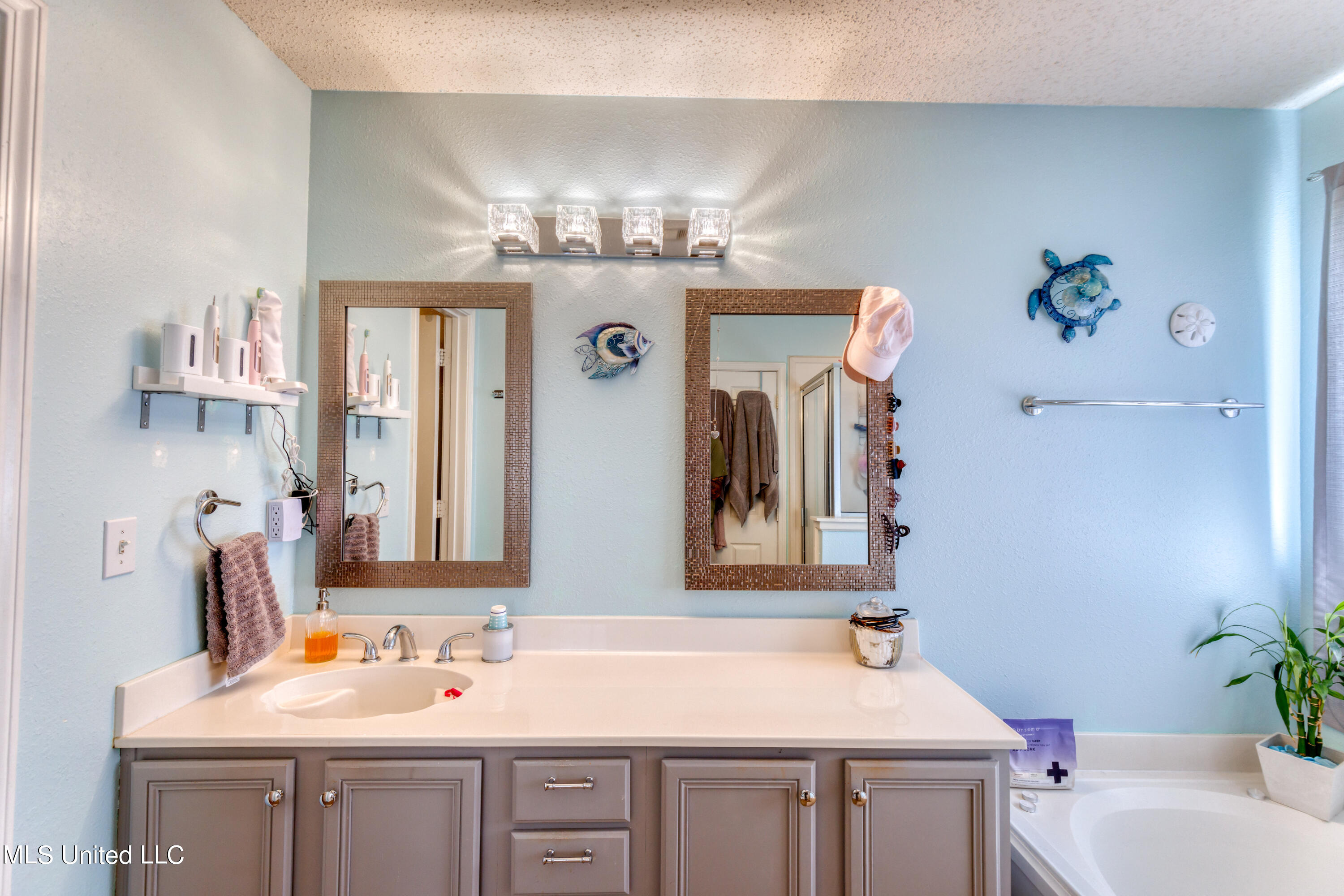 18037 Cypress Pointe Drive Property Photo 18