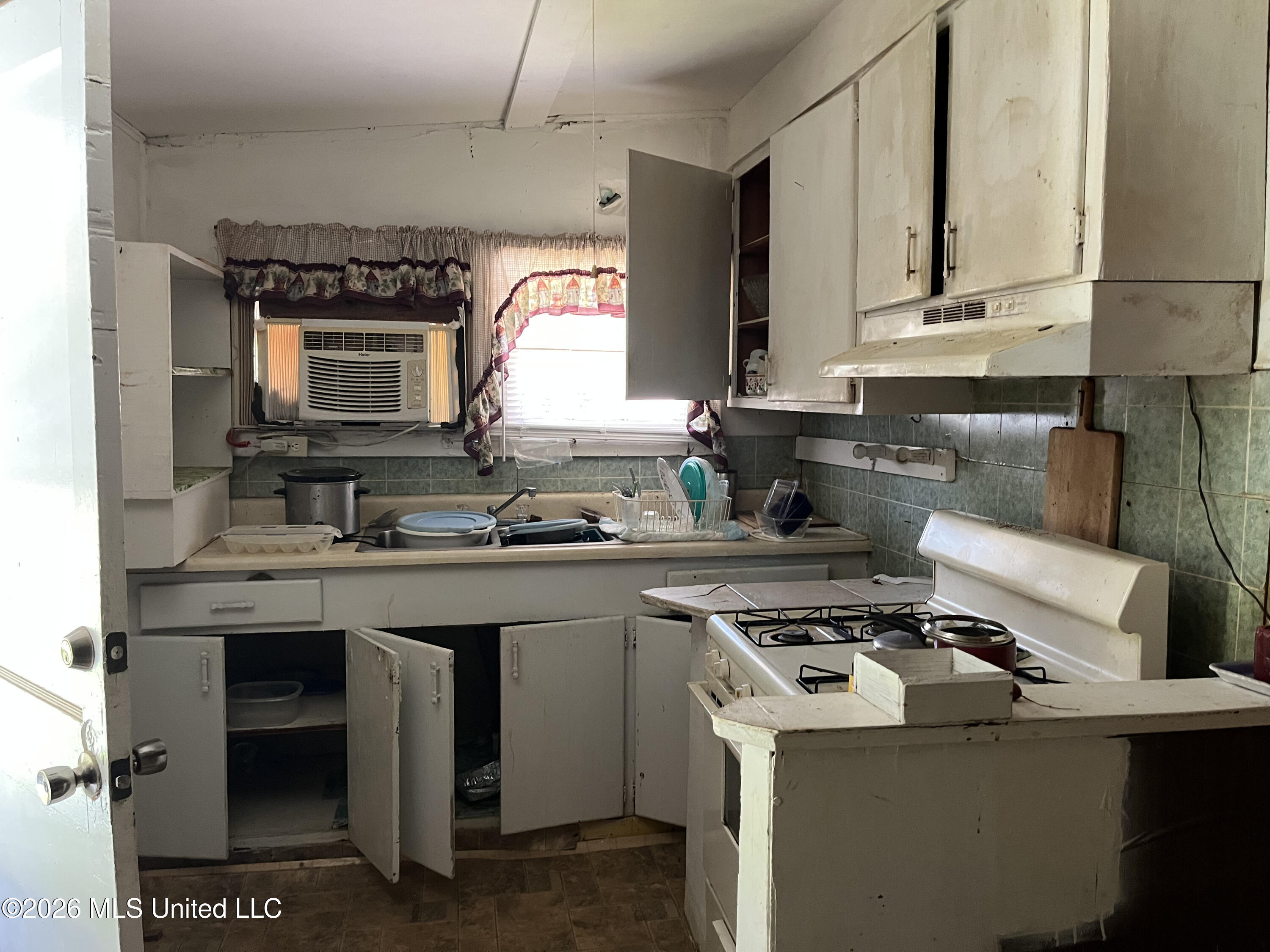 122 Stowell Street Property Photo 7
