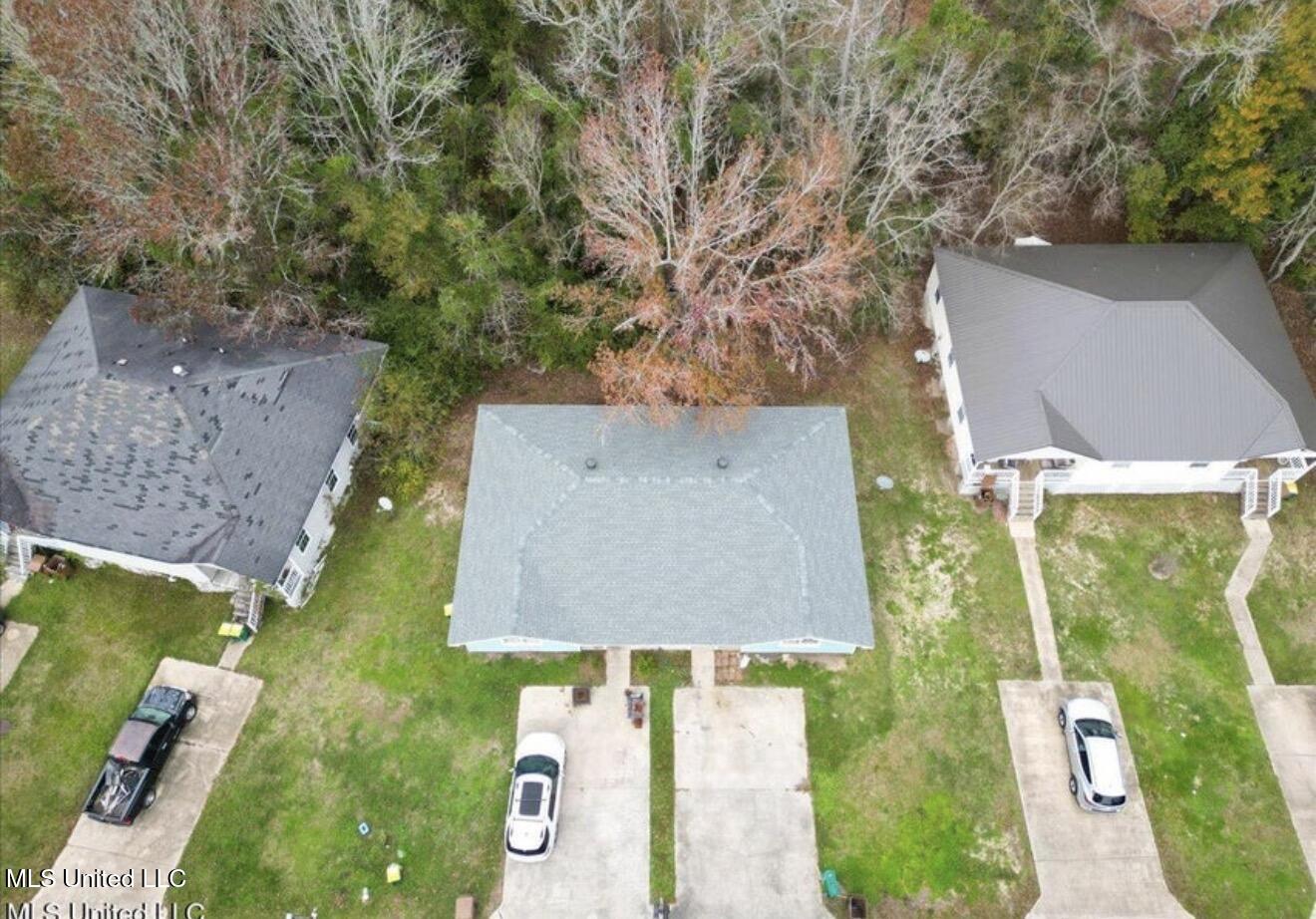 20017 Sunshine Drive Property Photo 4