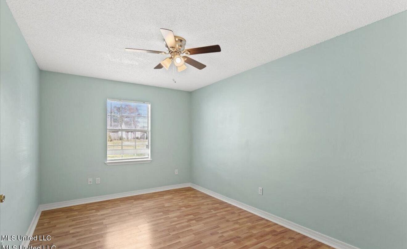 20017 Sunshine Drive Property Photo 21