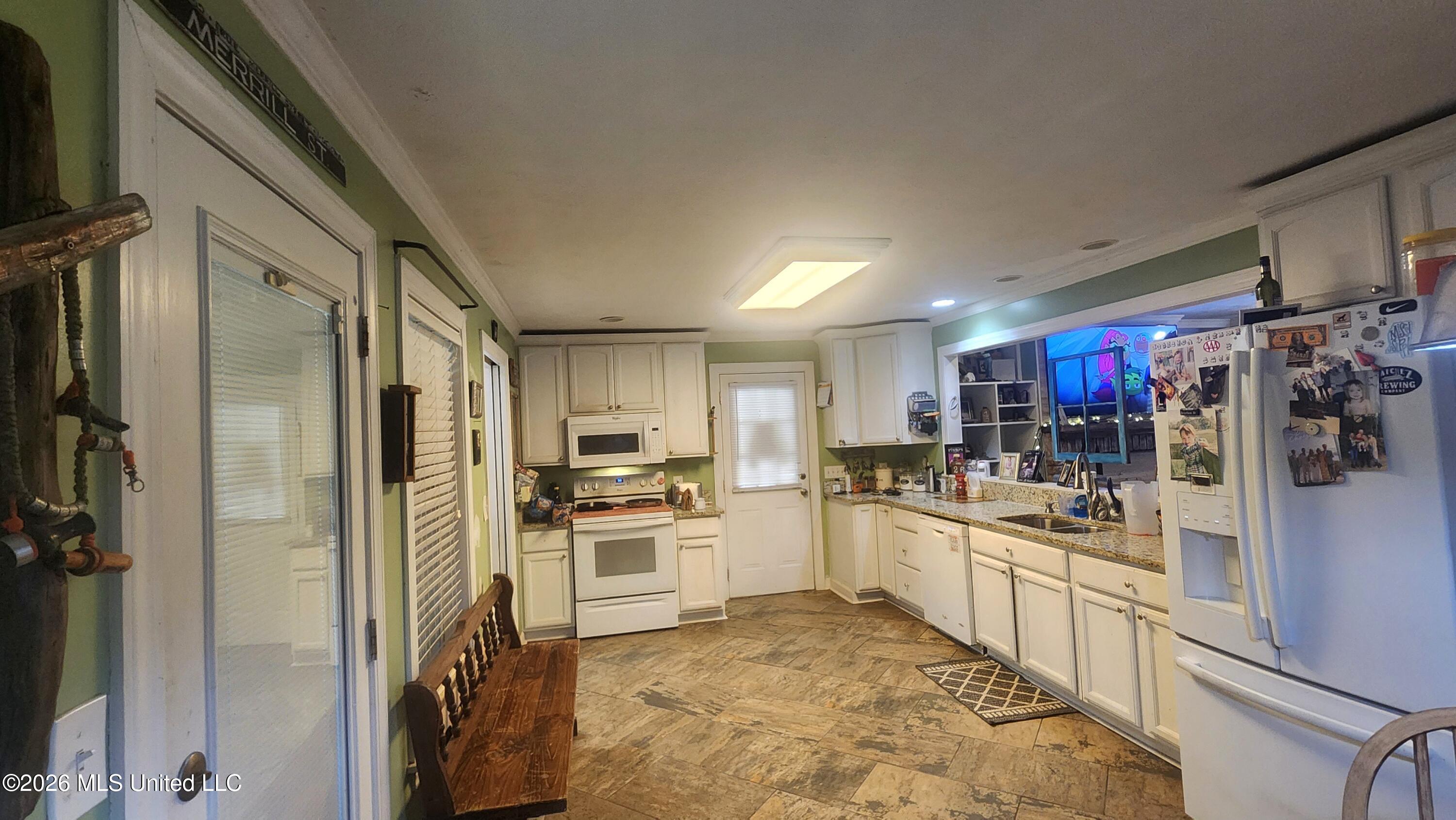 1709 Merrill Street Property Photo 3