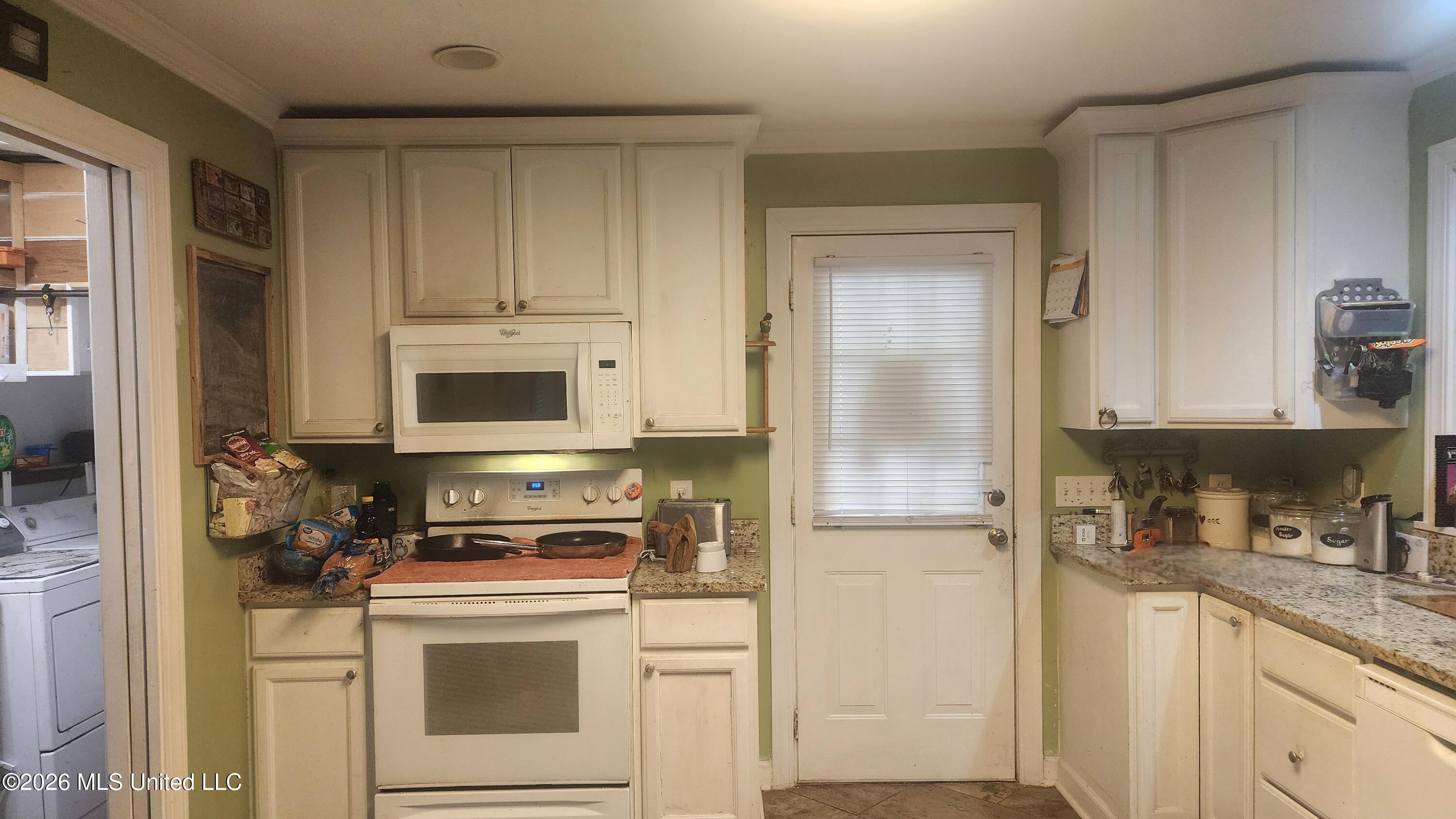 1709 Merrill Street Property Photo 5