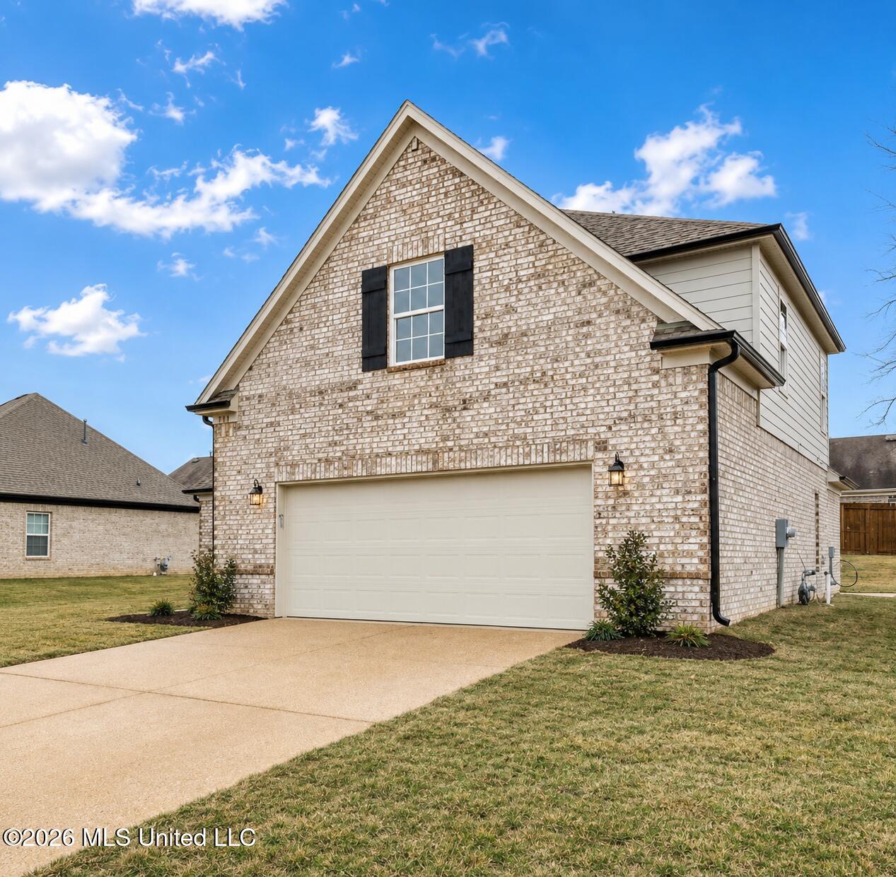 2113 Metcalf Way Property Photo 4