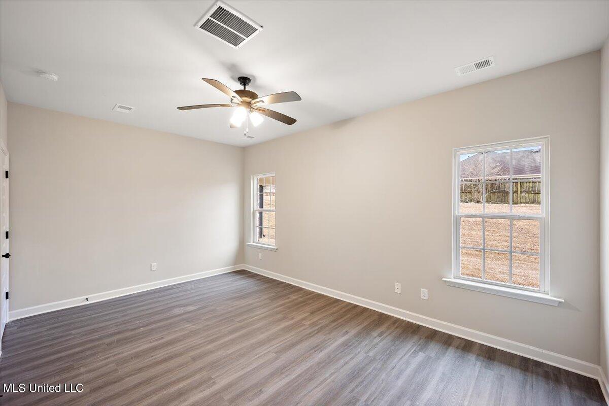 2113 Metcalf Way Property Photo 12