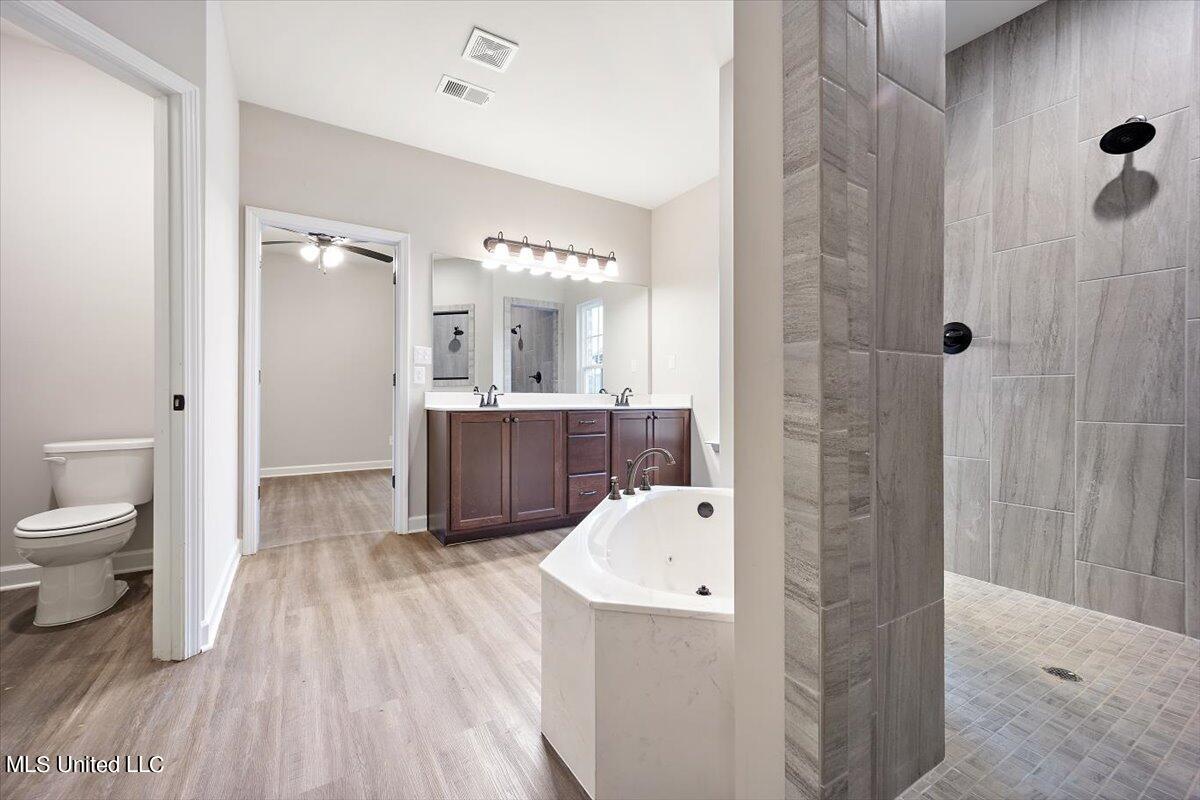 2113 Metcalf Way Property Photo 13