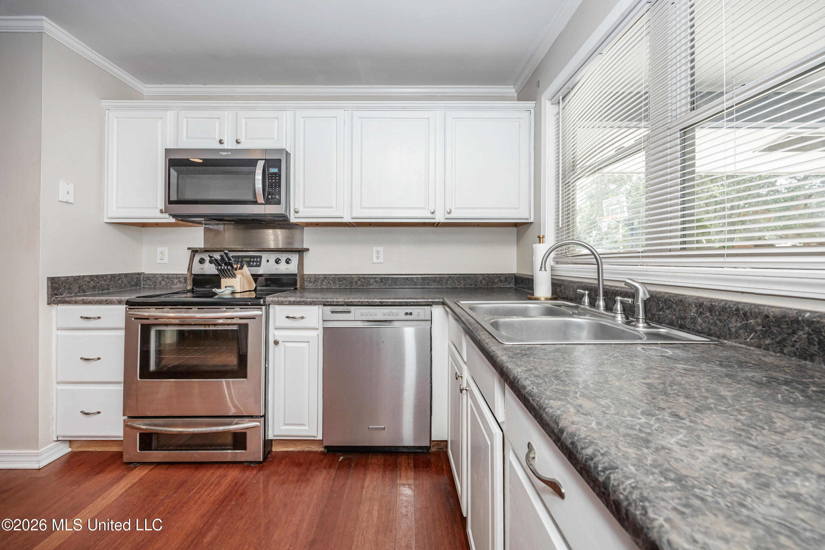 2717 Pinewood Avenue Property Photo 14