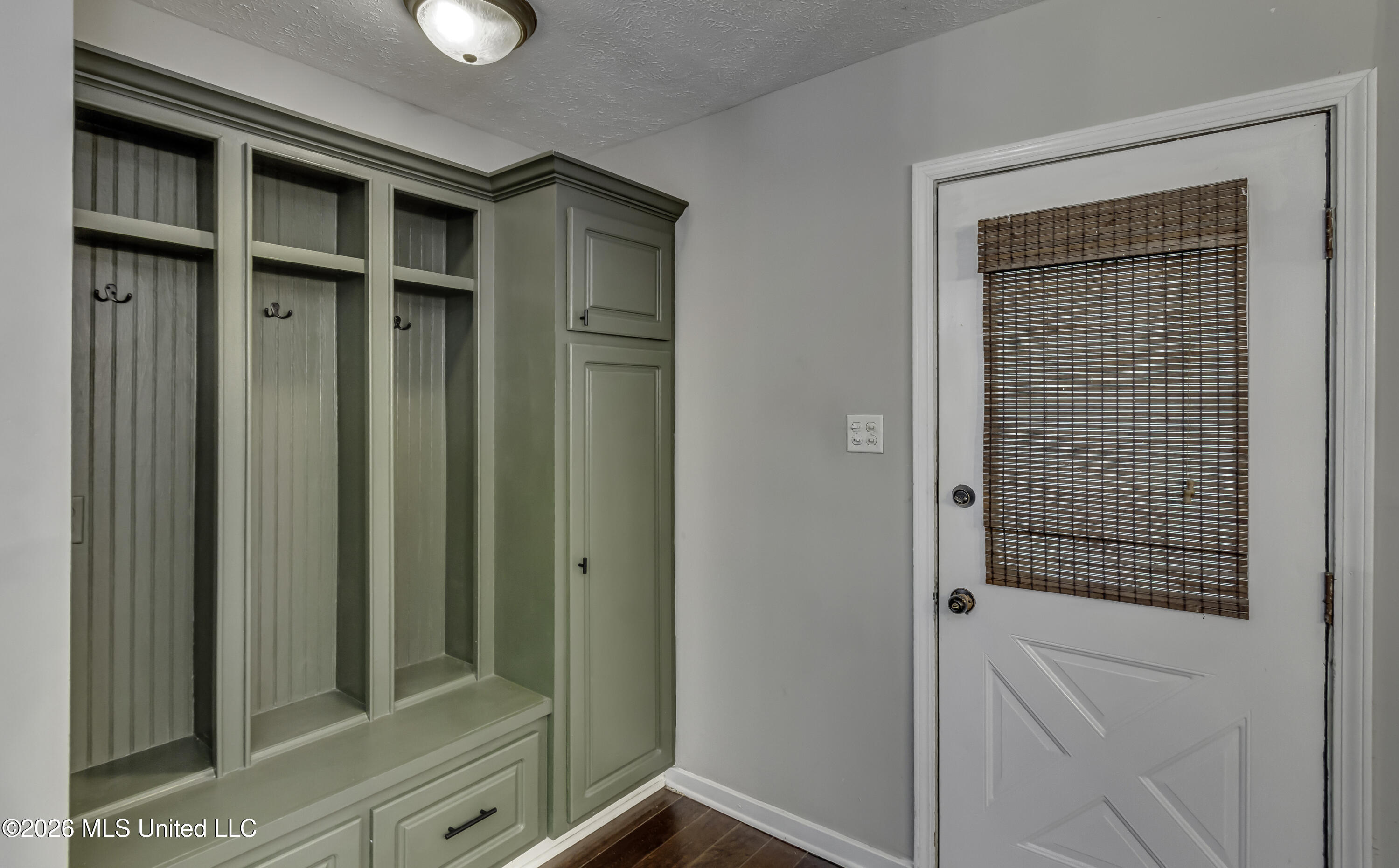 212 Dublin Court Property Photo 8