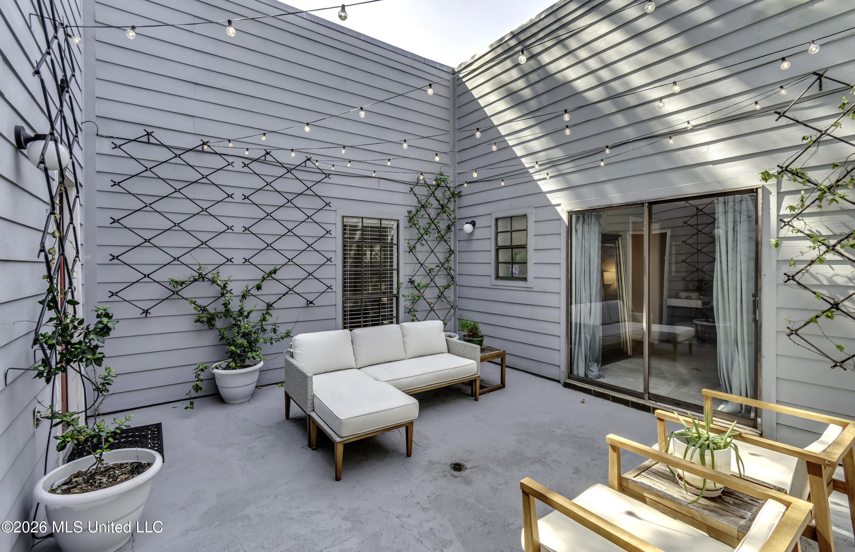 212 Dublin Court Property Photo 10