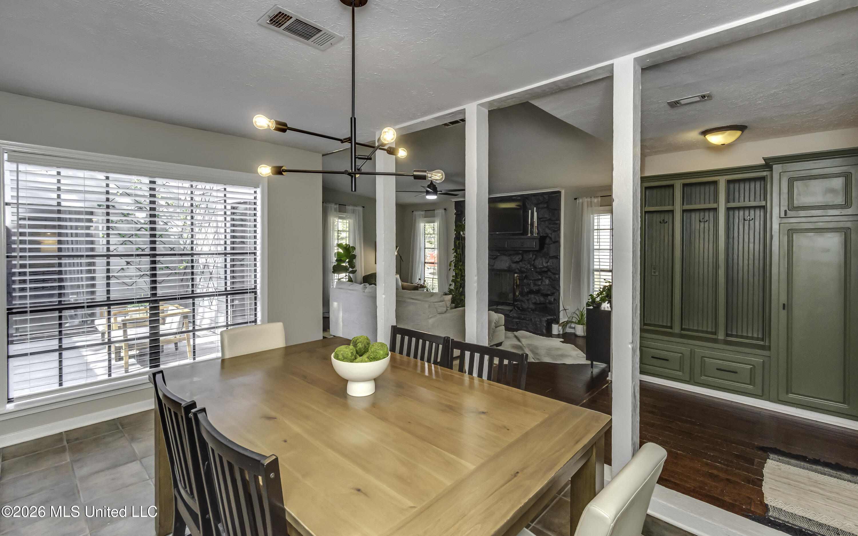 212 Dublin Court Property Photo 15