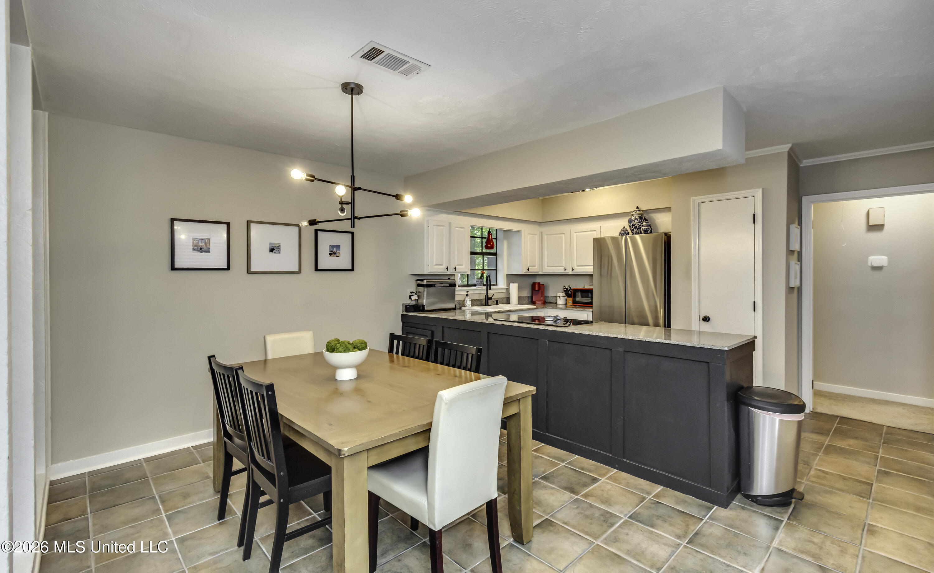 212 Dublin Court Property Photo 17