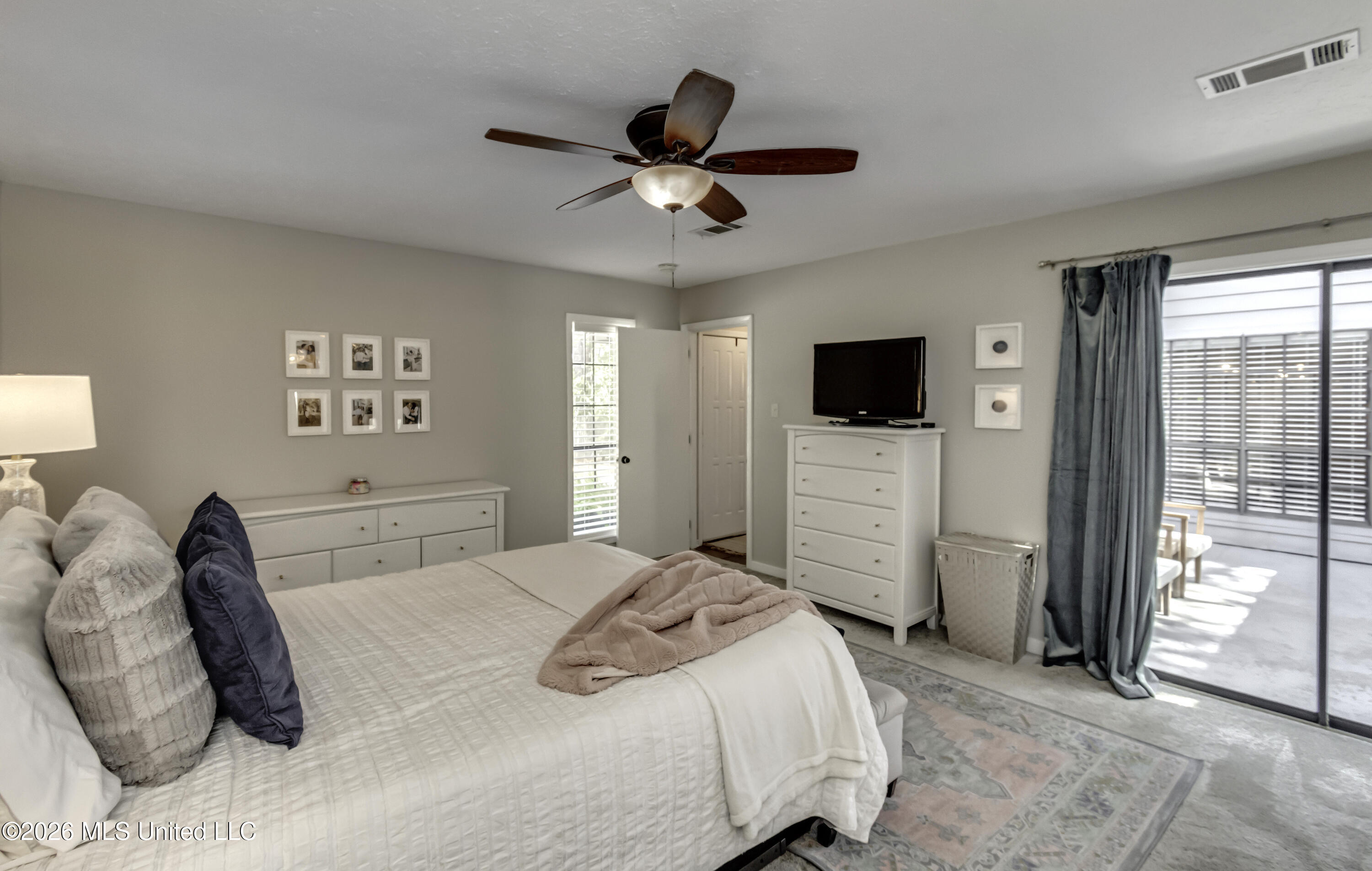212 Dublin Court Property Photo 20