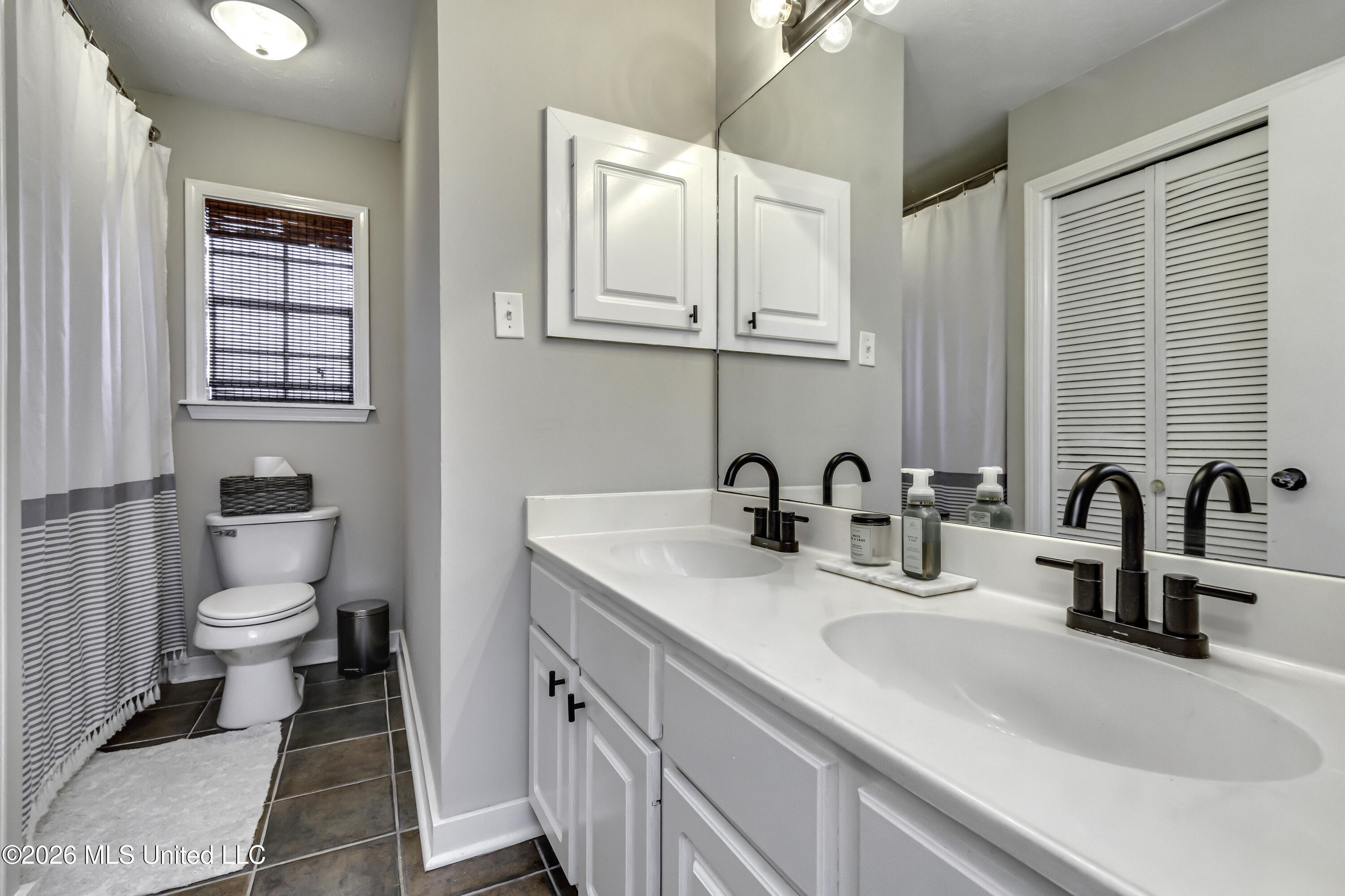 212 Dublin Court Property Photo 26
