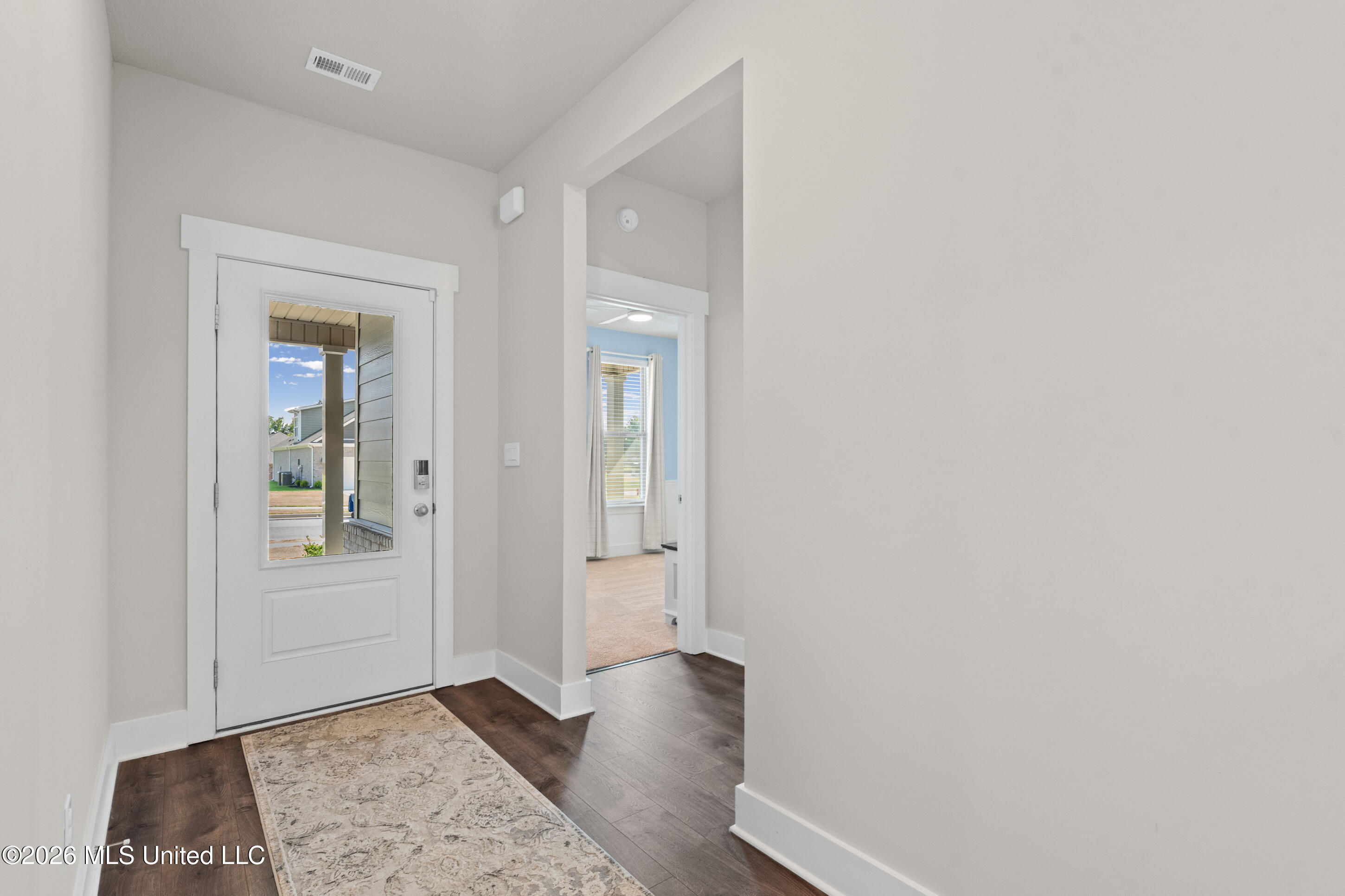 2084 Tulip Drive Property Photo 2