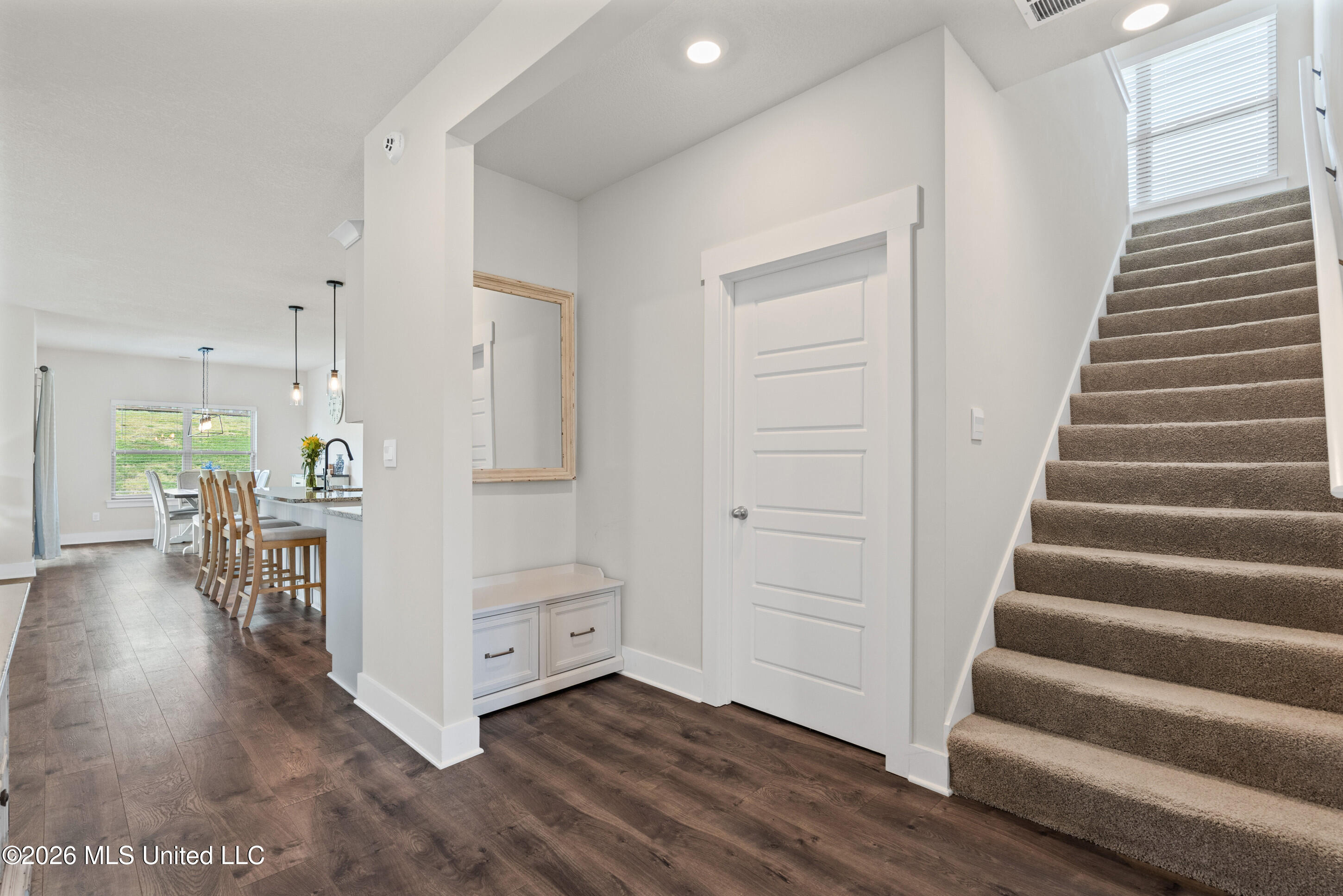 2084 Tulip Drive Property Photo 3