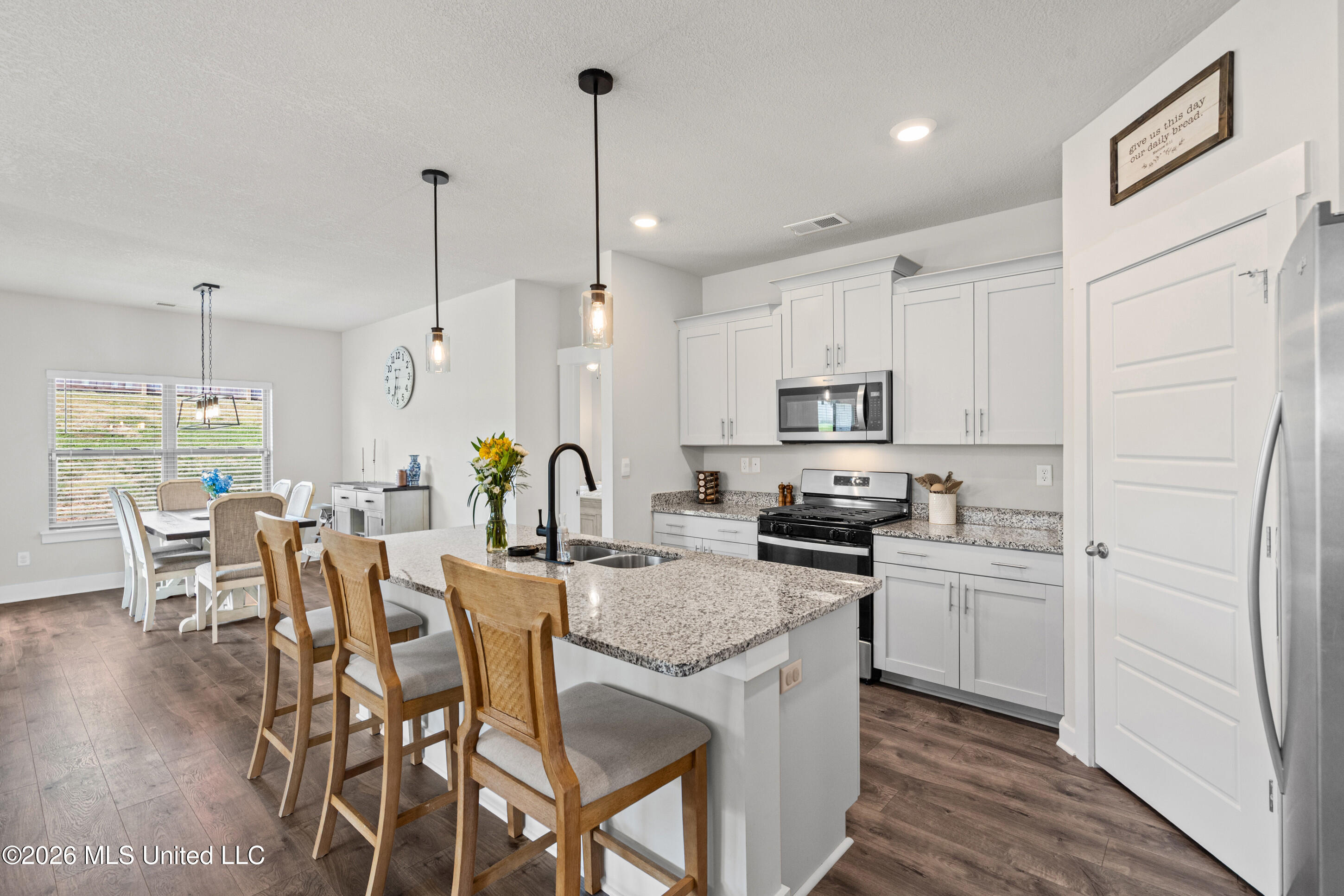 2084 Tulip Drive Property Photo 8