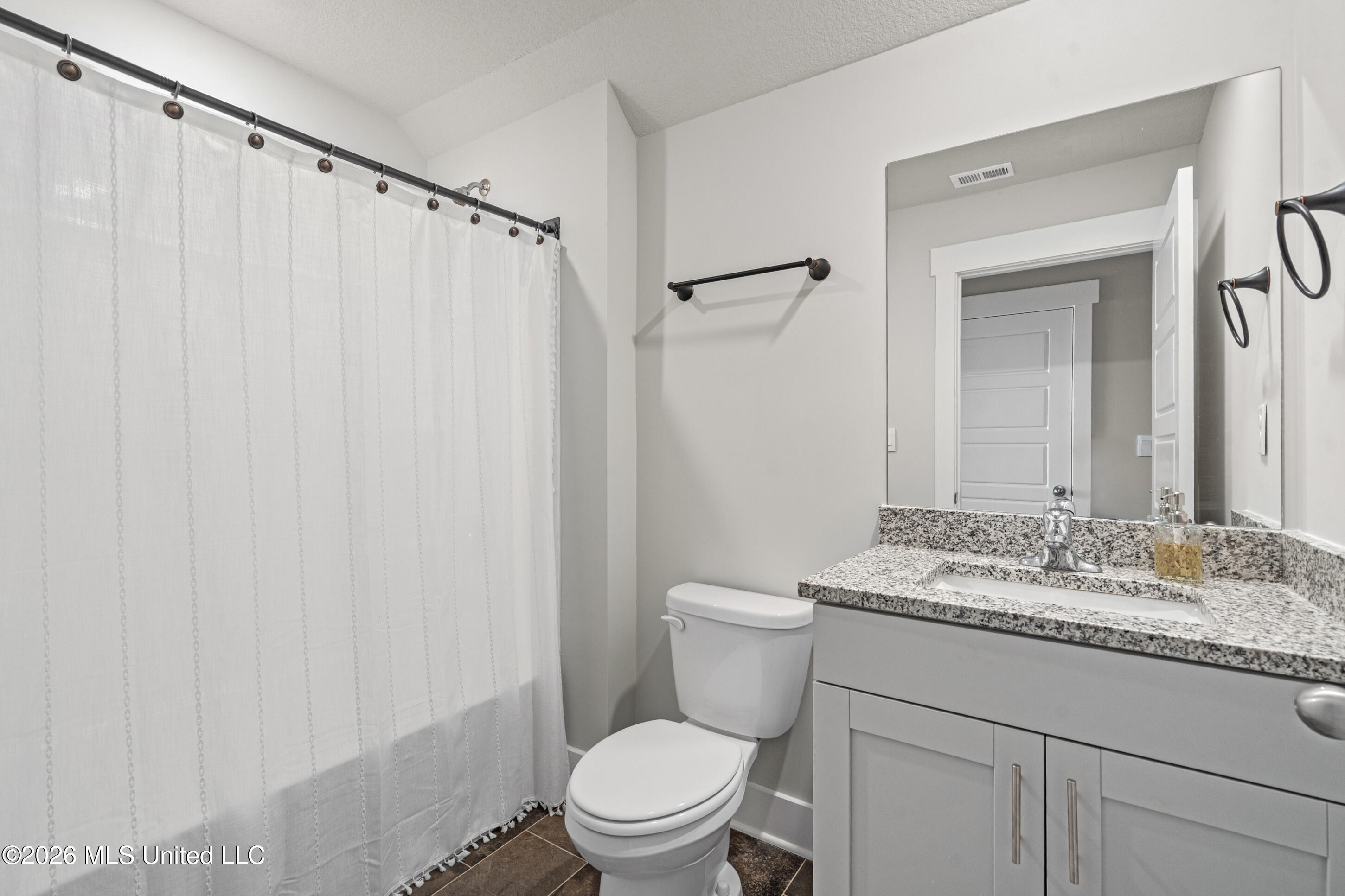 2084 Tulip Drive Property Photo 19