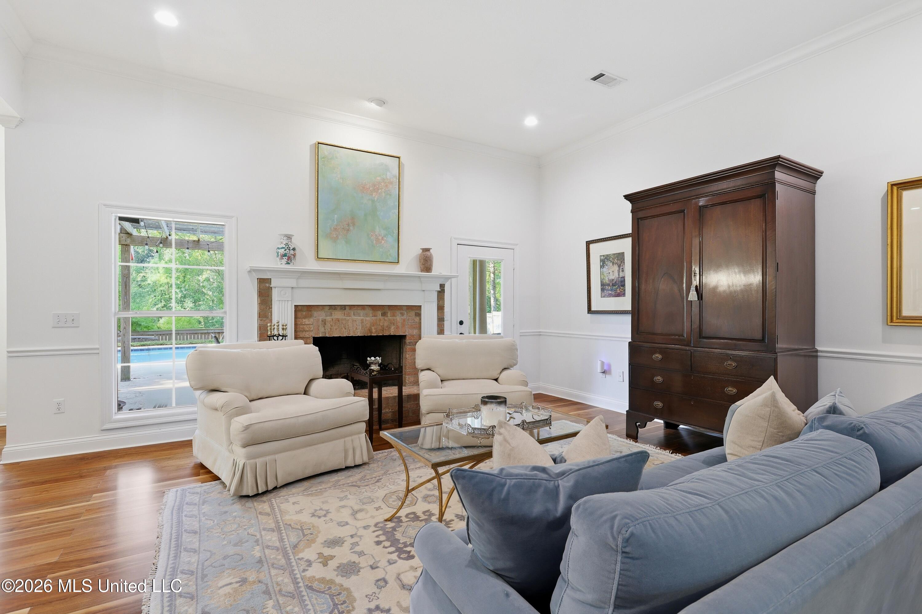 369 Pinewood Lane Property Photo 4