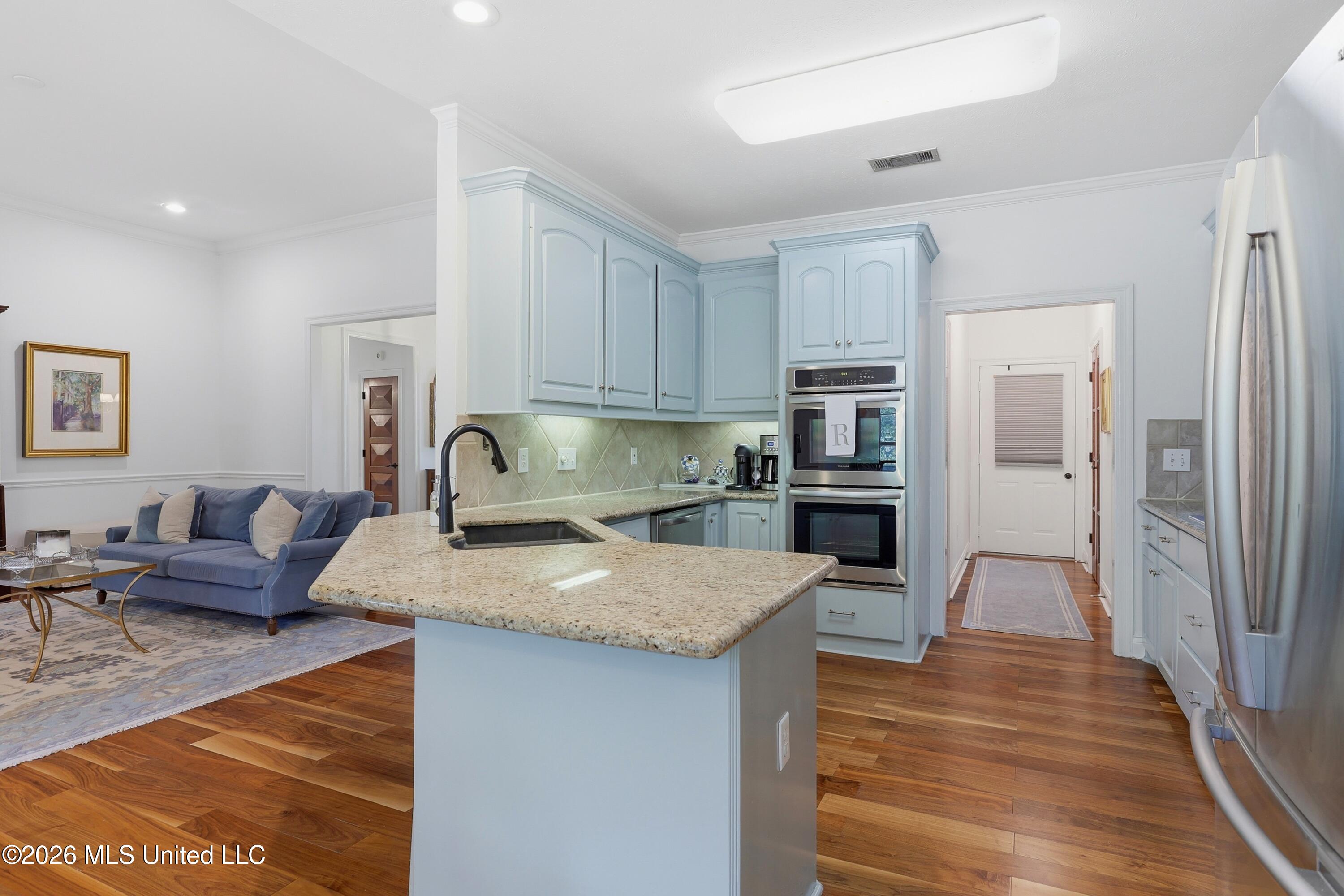369 Pinewood Lane Property Photo 8