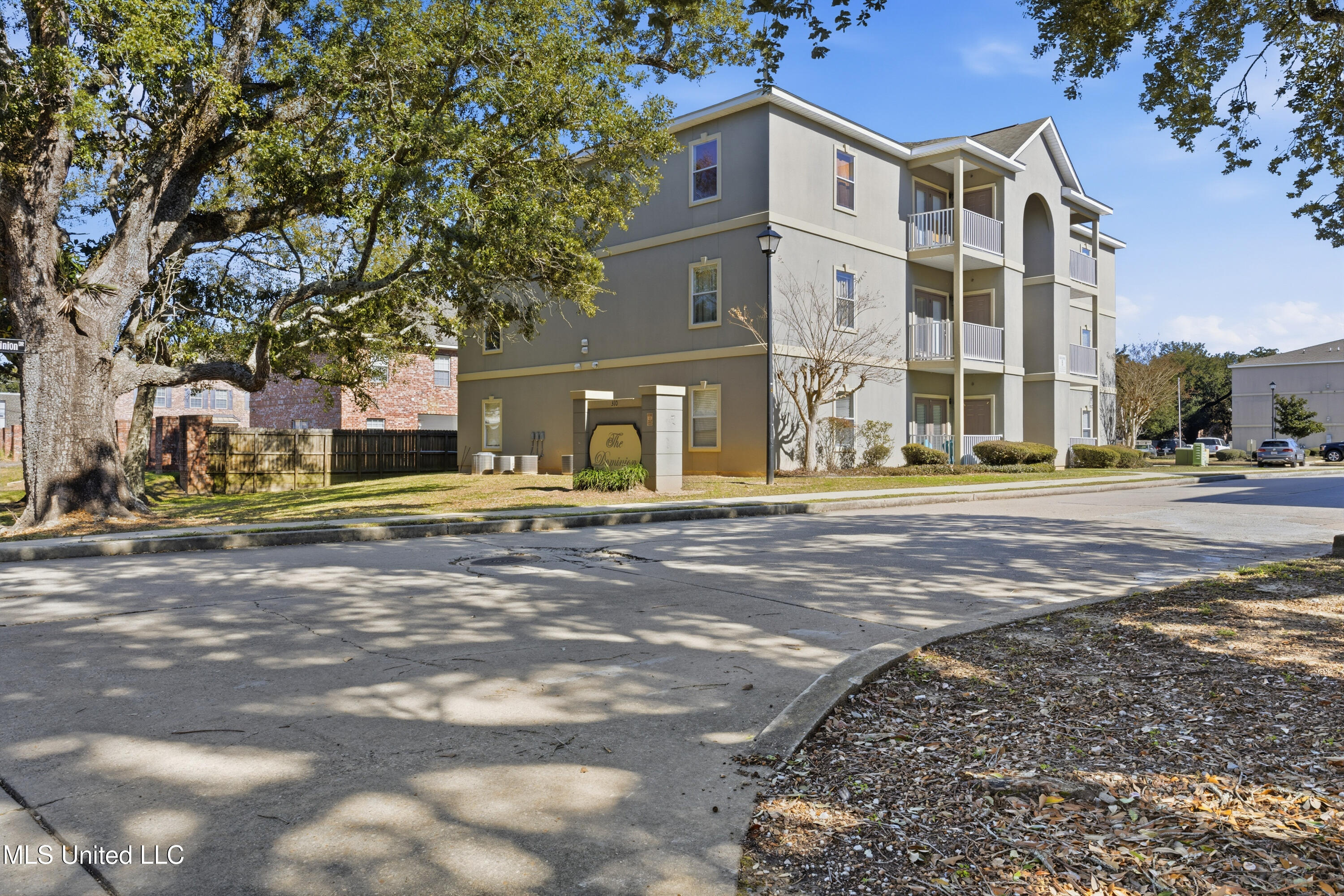 310 Holcomb Boulevard Property Photo 1