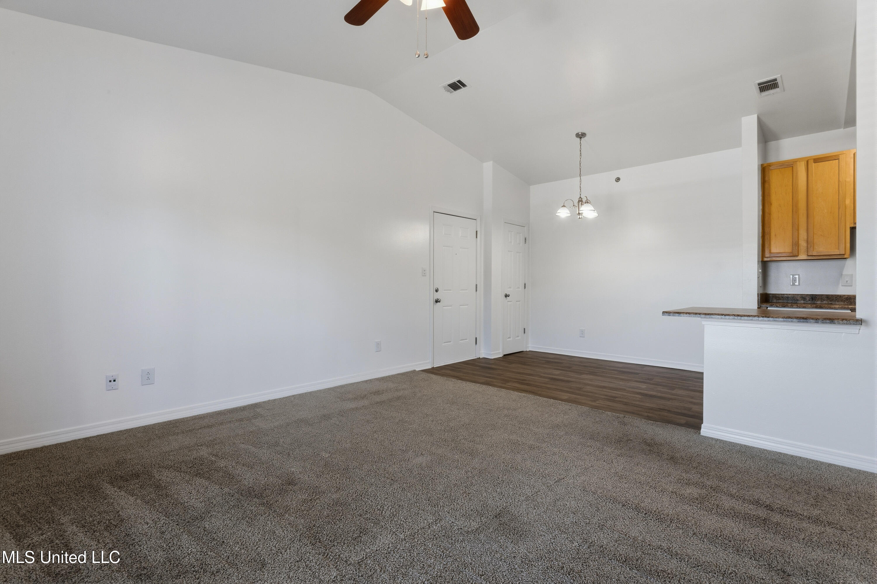 310 Holcomb Boulevard Property Photo 7