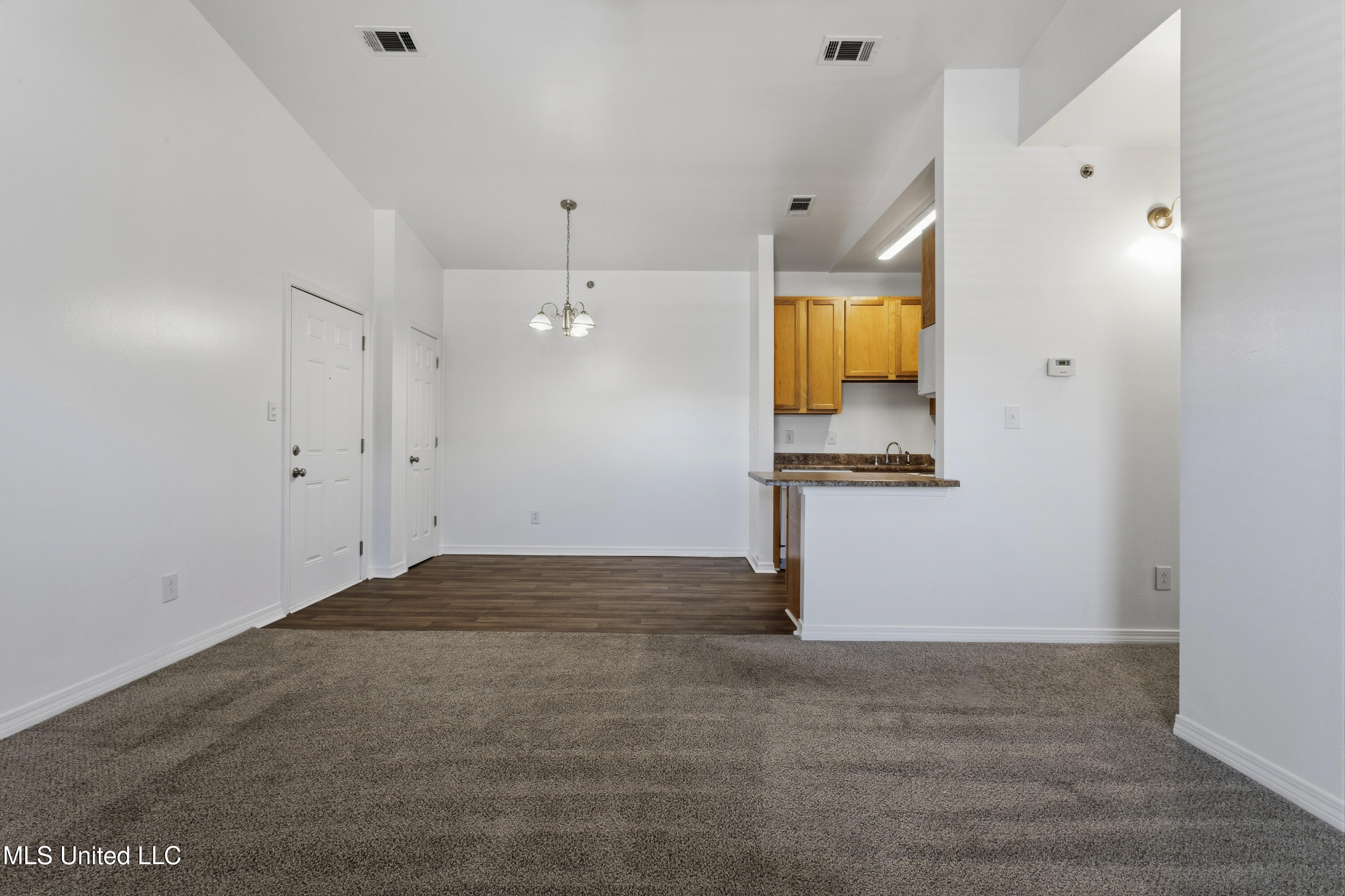 310 Holcomb Boulevard Property Photo 8
