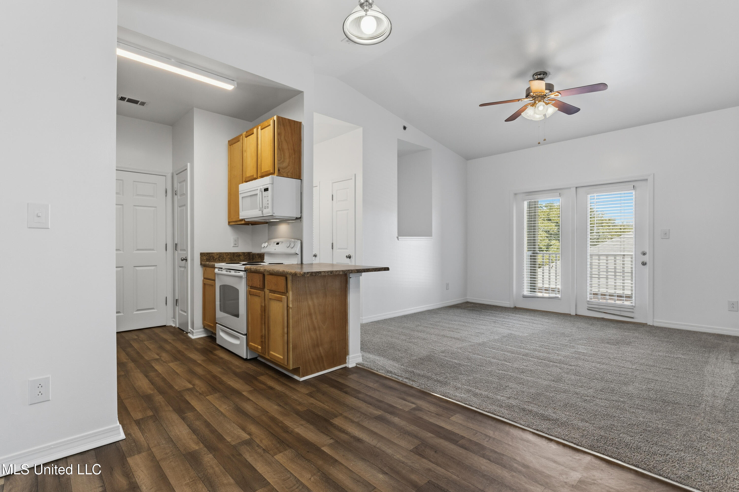 310 Holcomb Boulevard Property Photo 11