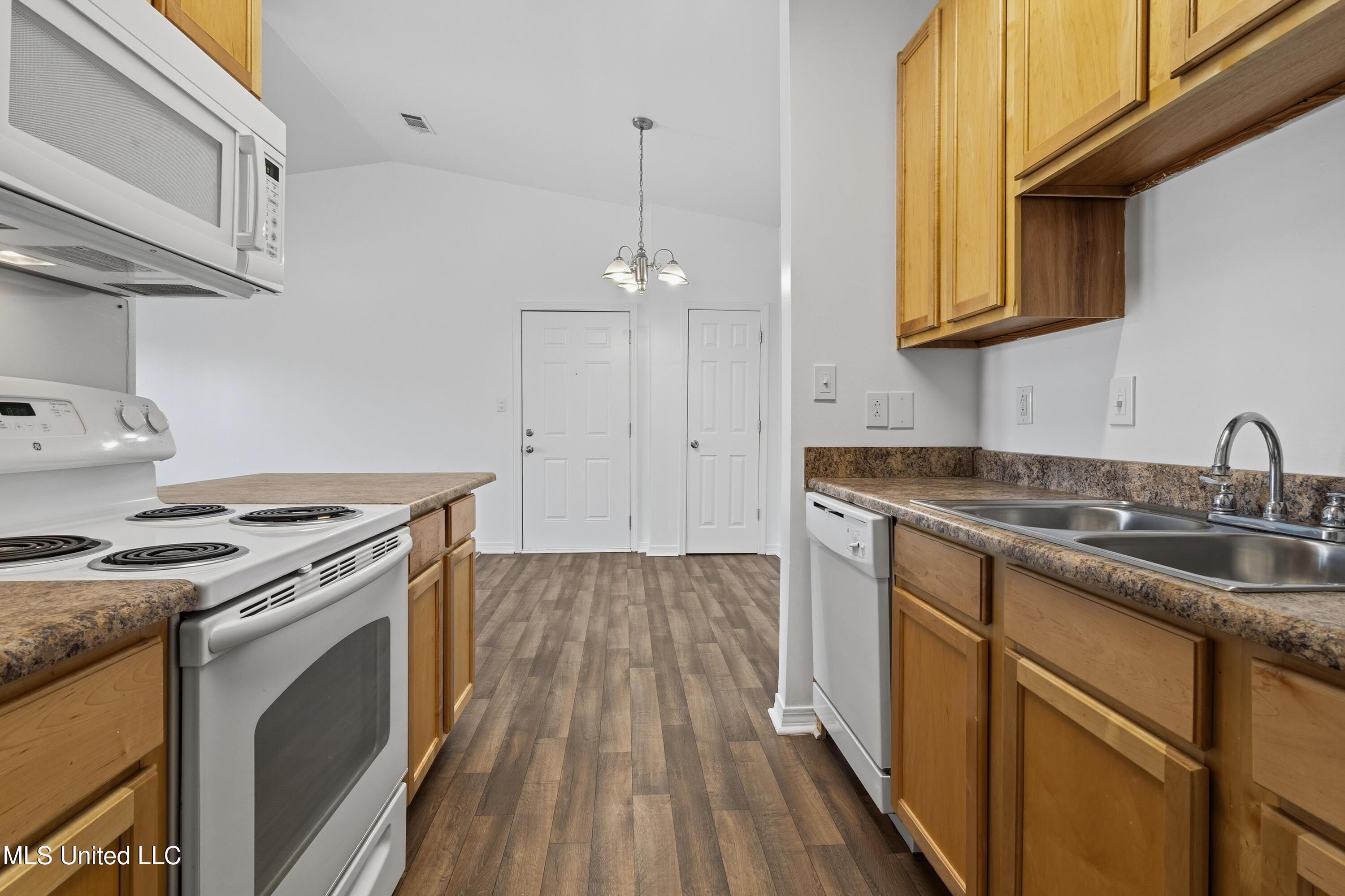 310 Holcomb Boulevard Property Photo 15