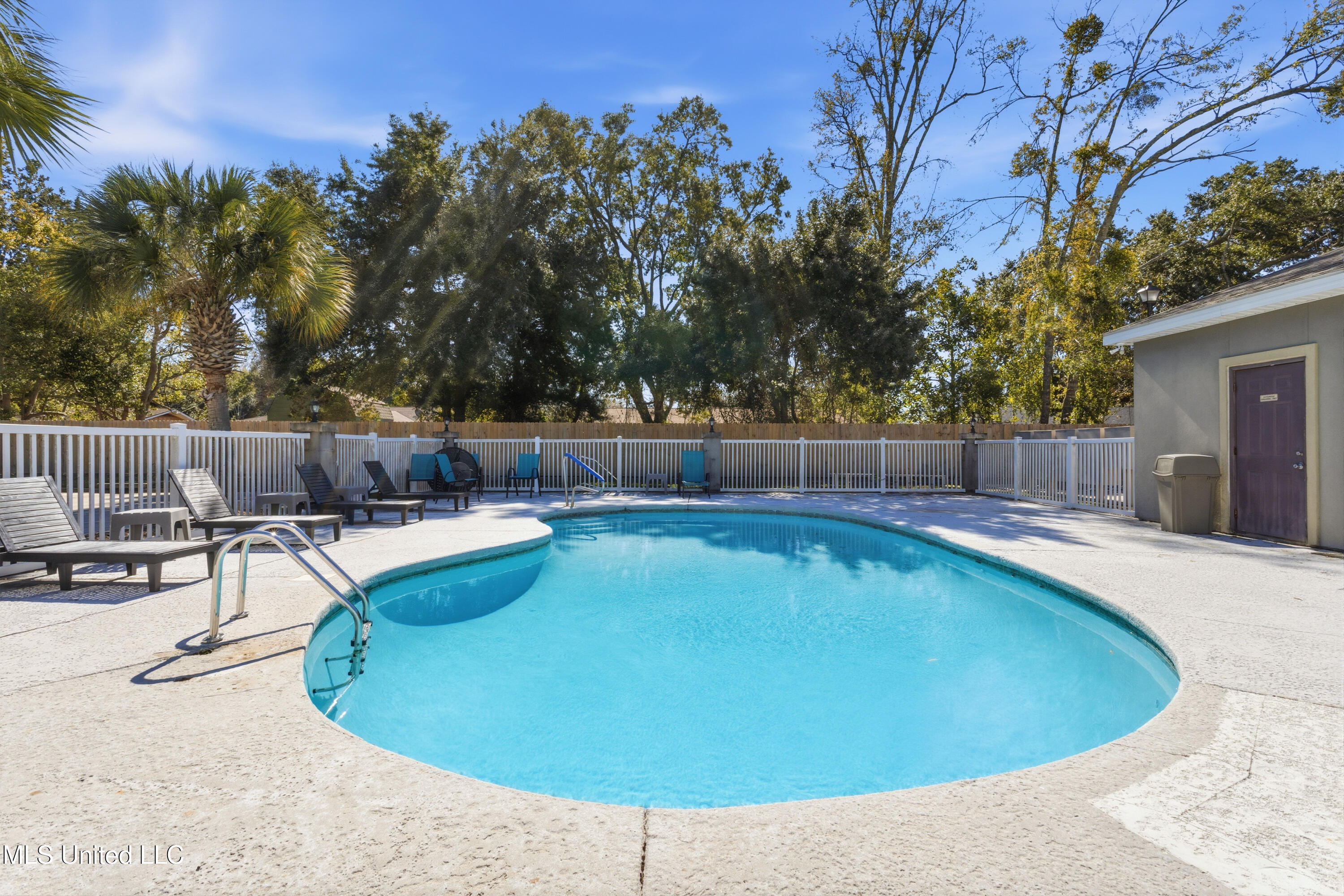 310 Holcomb Boulevard Property Photo 32