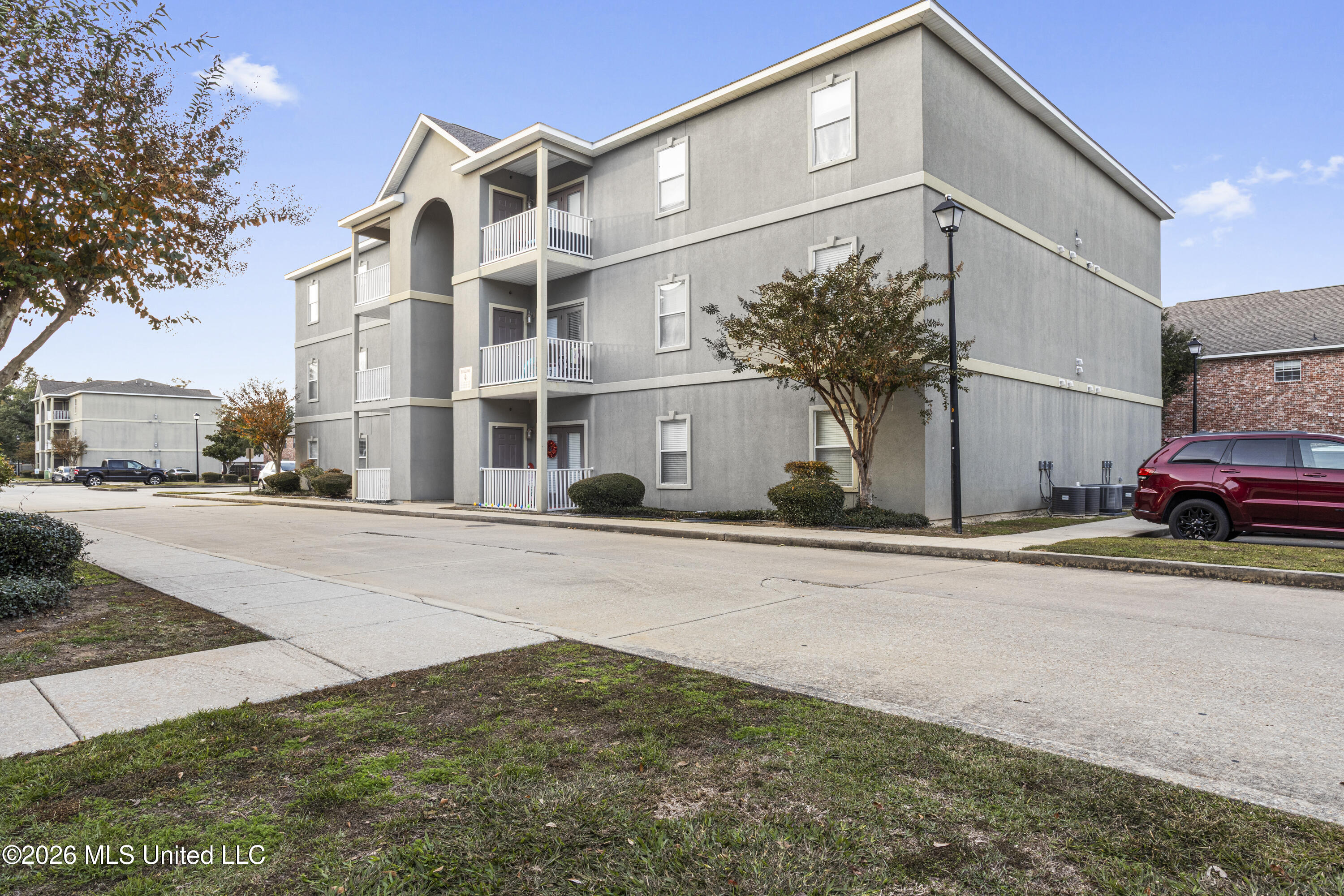 310 Holcomb Boulevard Property Photo 45