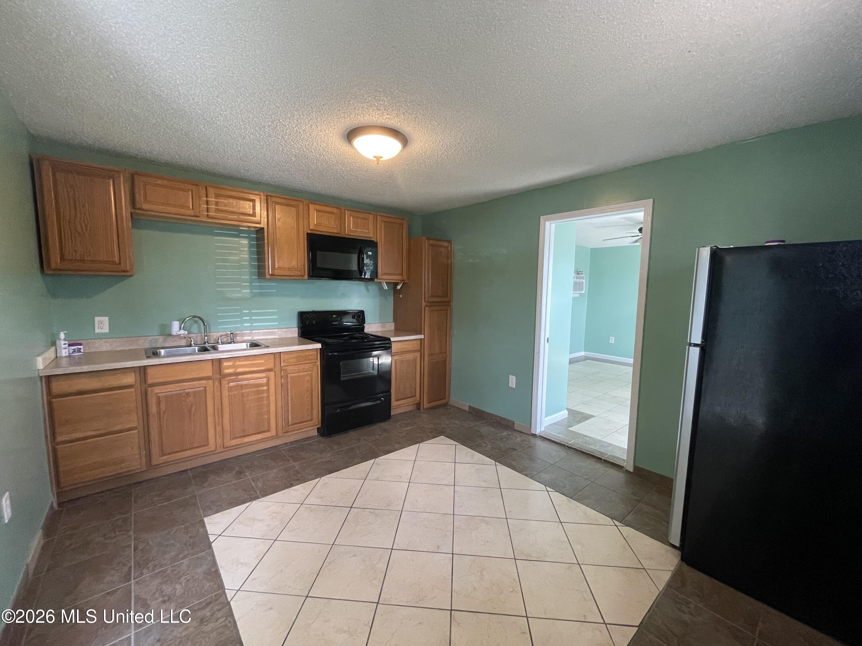 1111 Old Brookhaven Road Property Photo 2