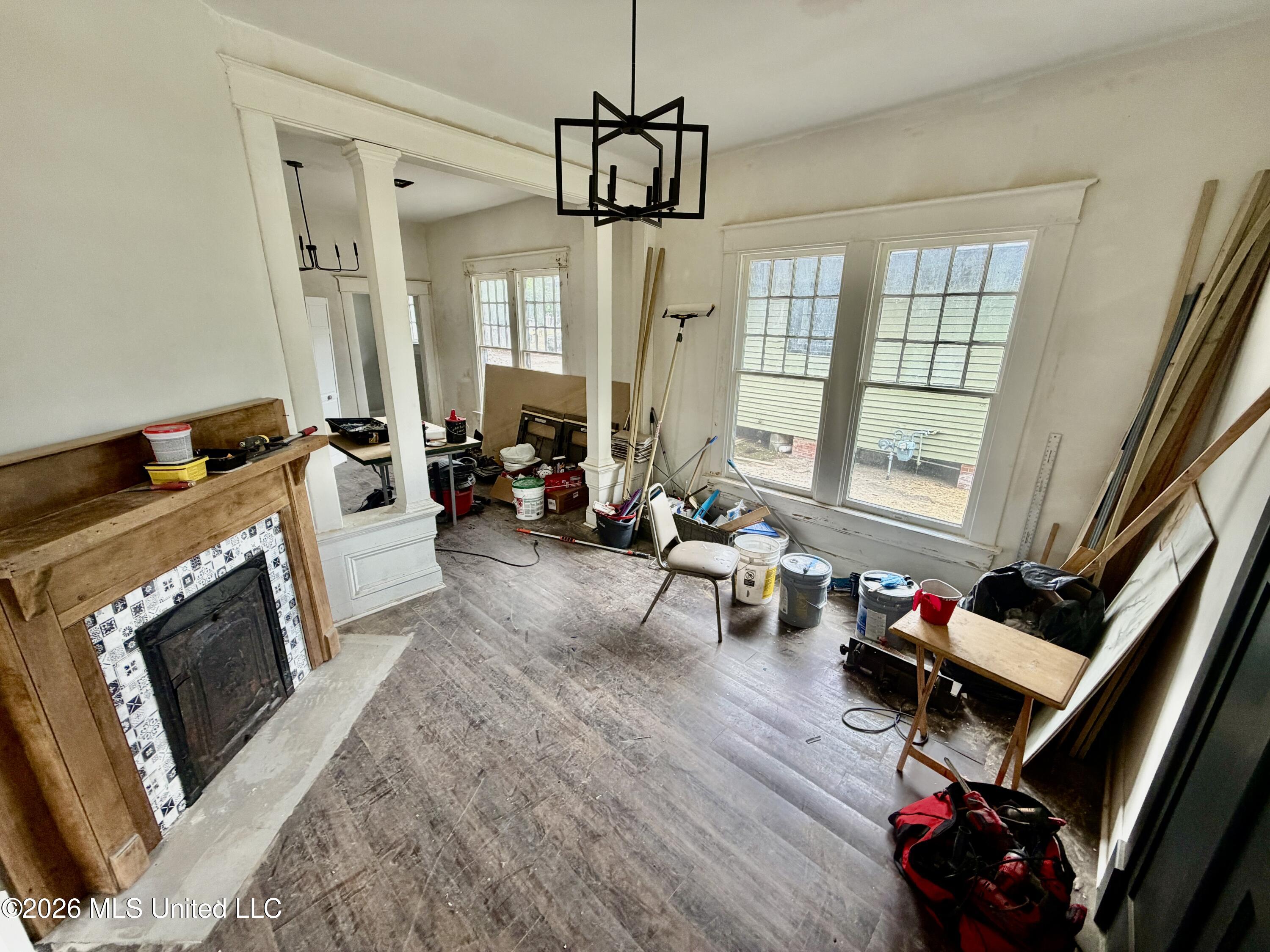 205 E 3rd Street Property Photo 7