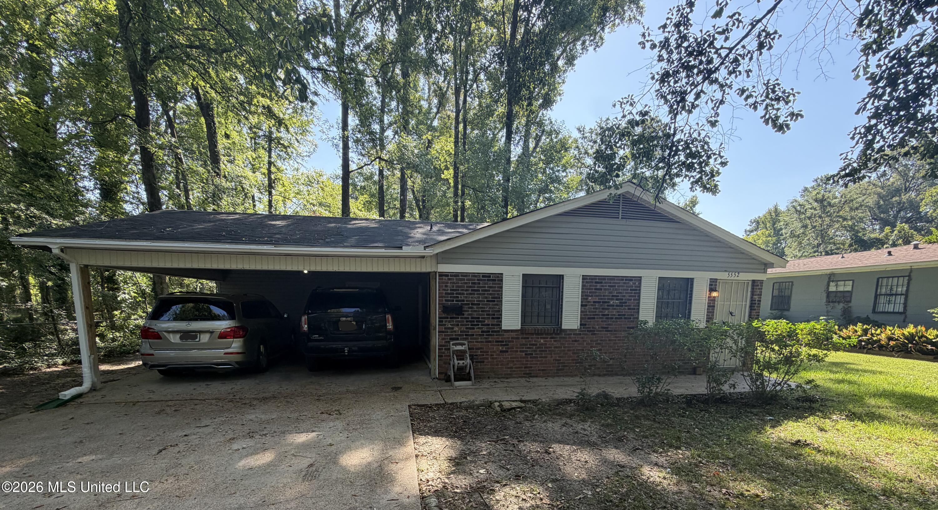 5552 Crepe Myrtle Drive Property Photo 1