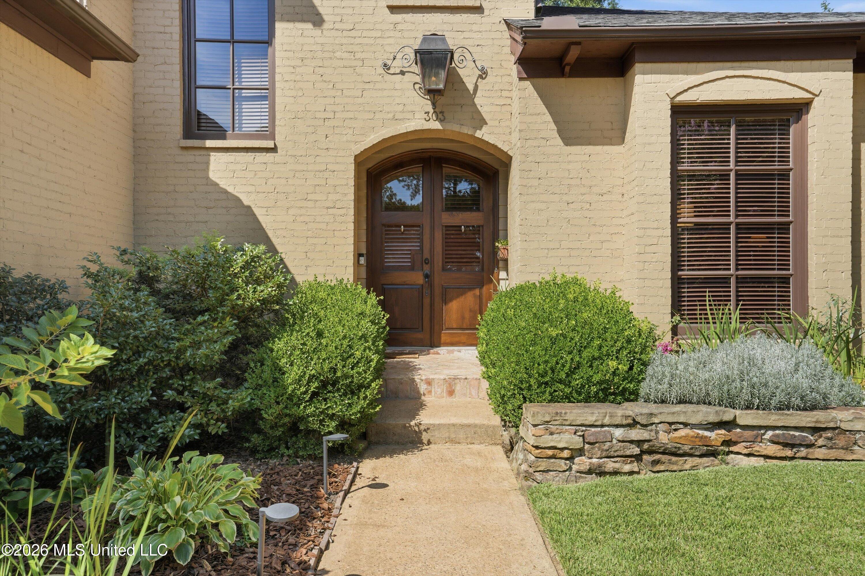 303 Tuscany Court Property Photo 3