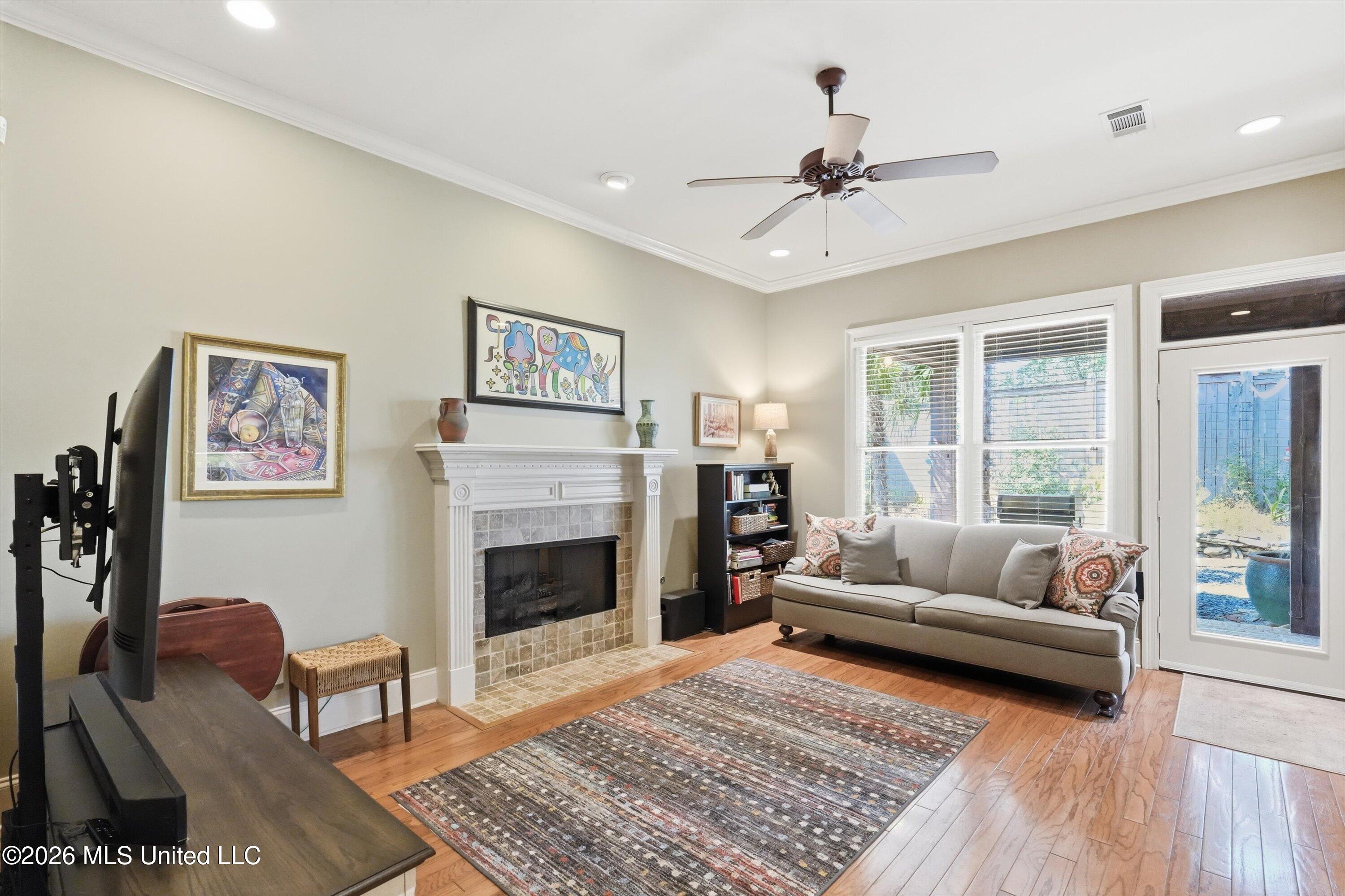 303 Tuscany Court Property Photo 13