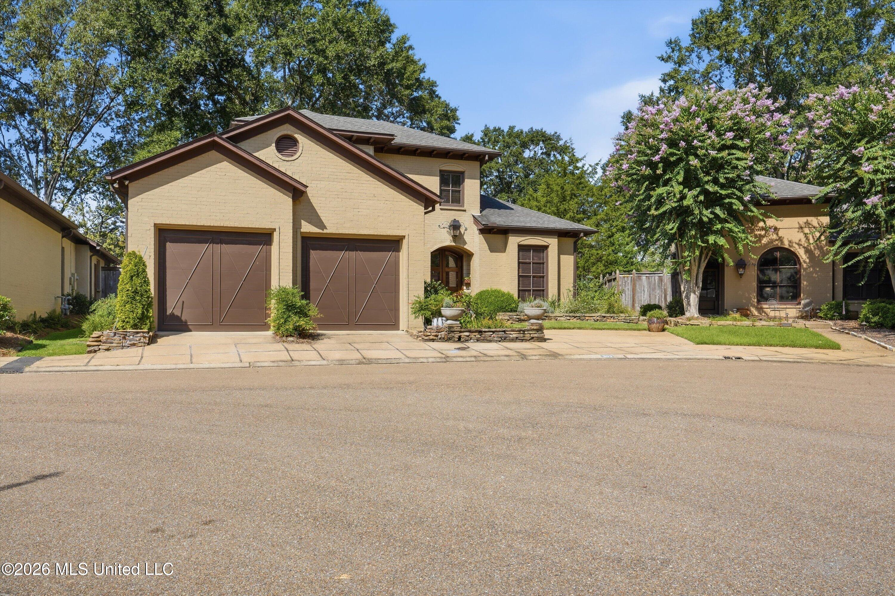 303 Tuscany Court Property Photo 43
