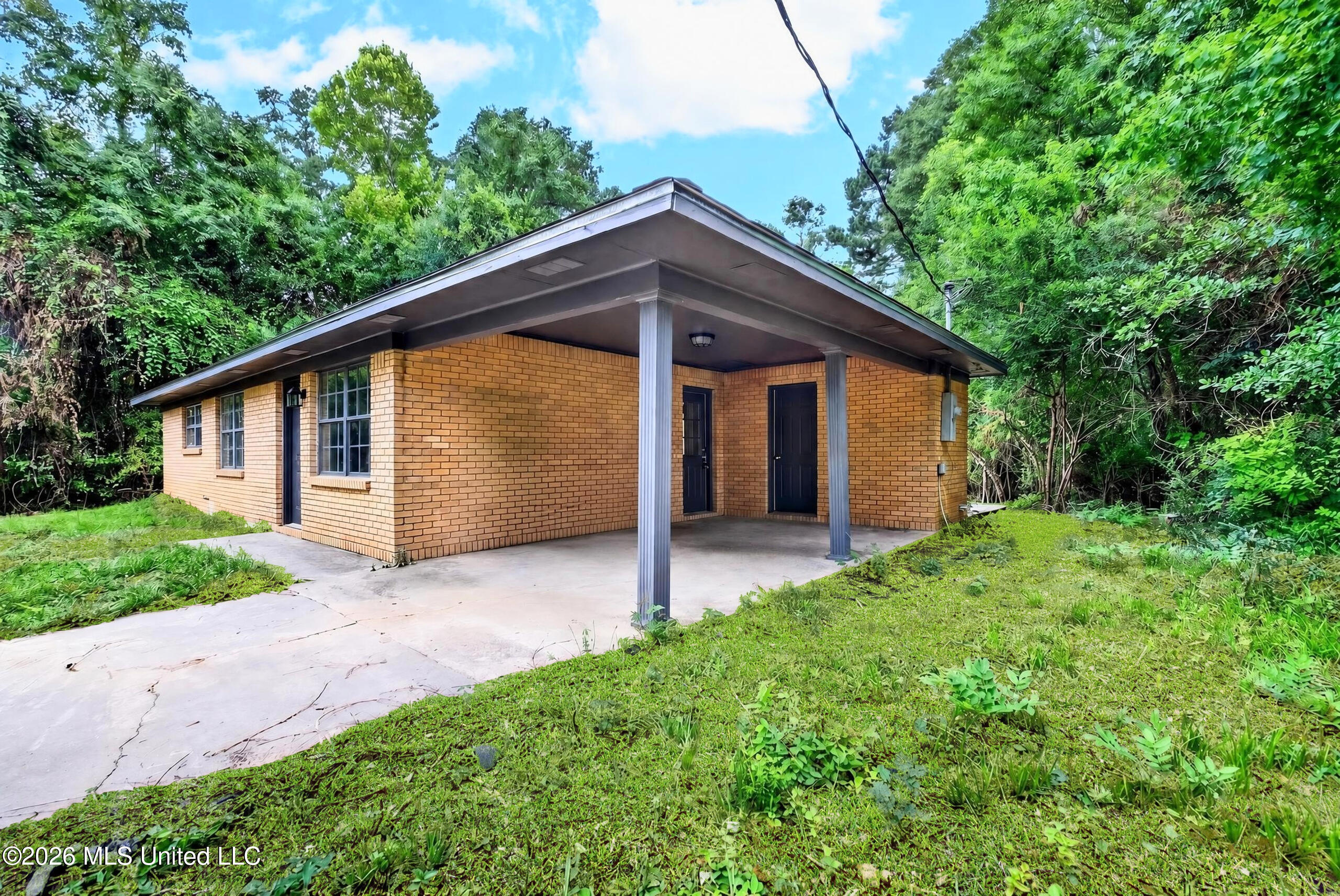 804 Camp Avenue Property Photo 4