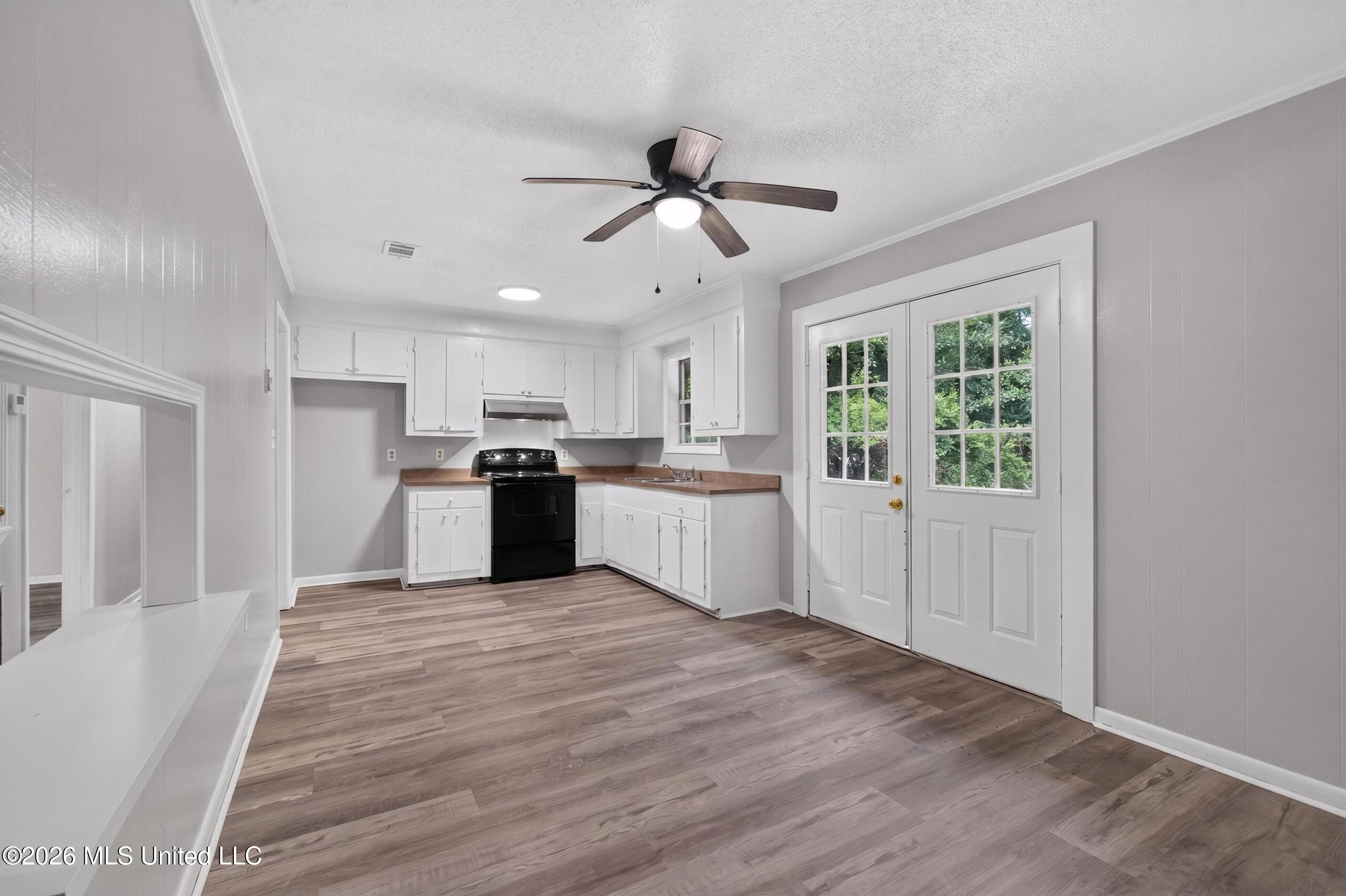 804 Camp Avenue Property Photo 6