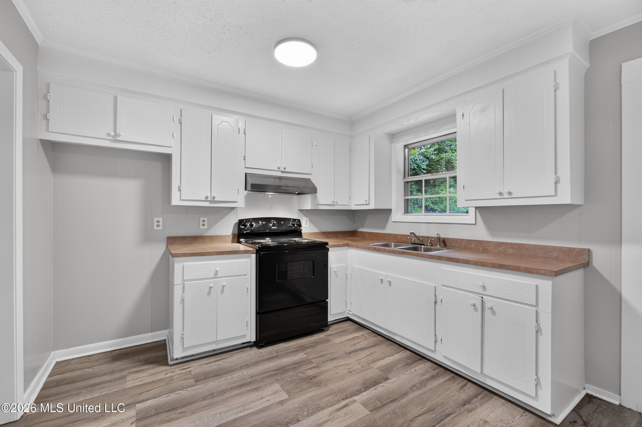 804 Camp Avenue Property Photo 7