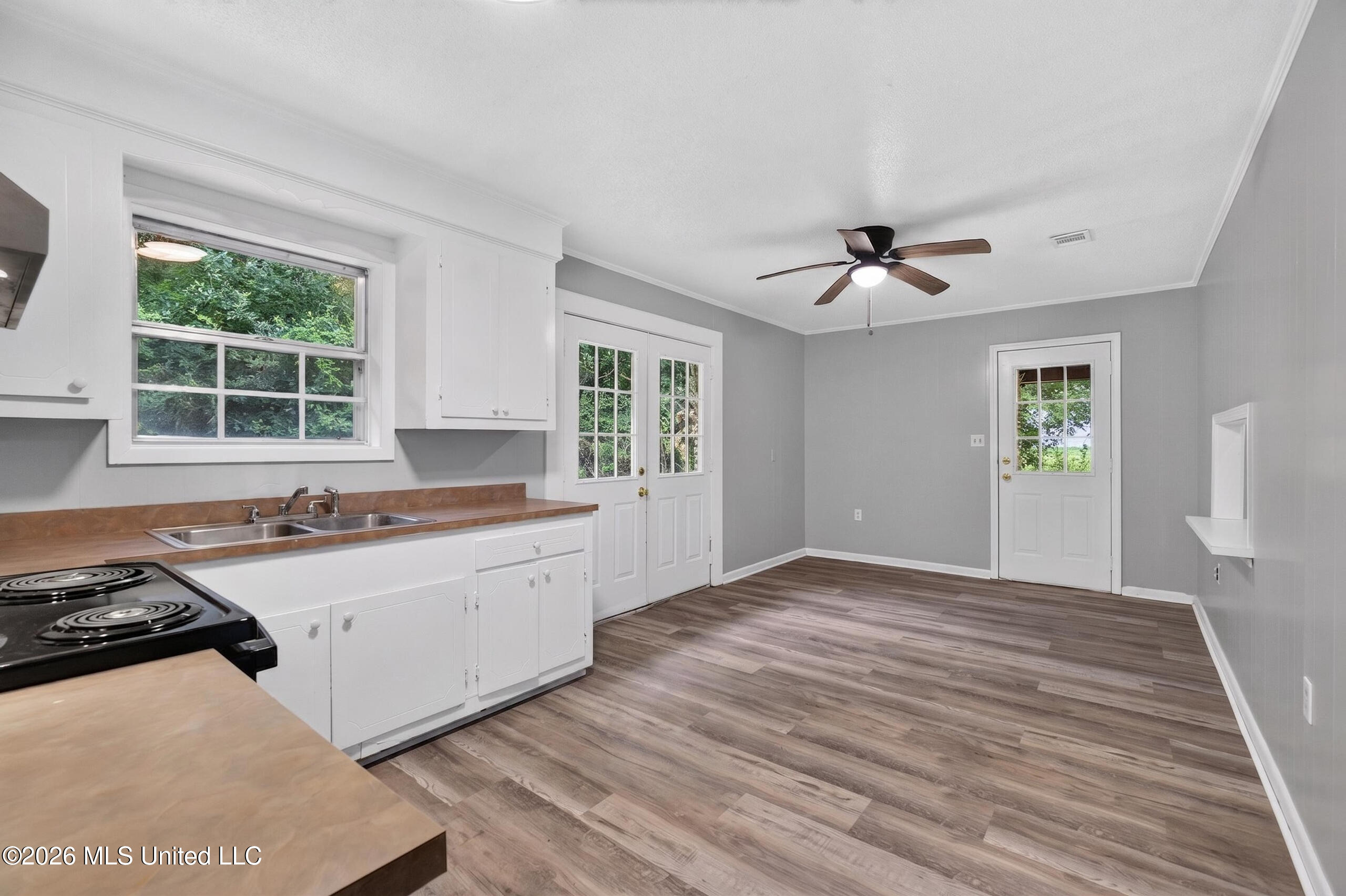 804 Camp Avenue Property Photo 8