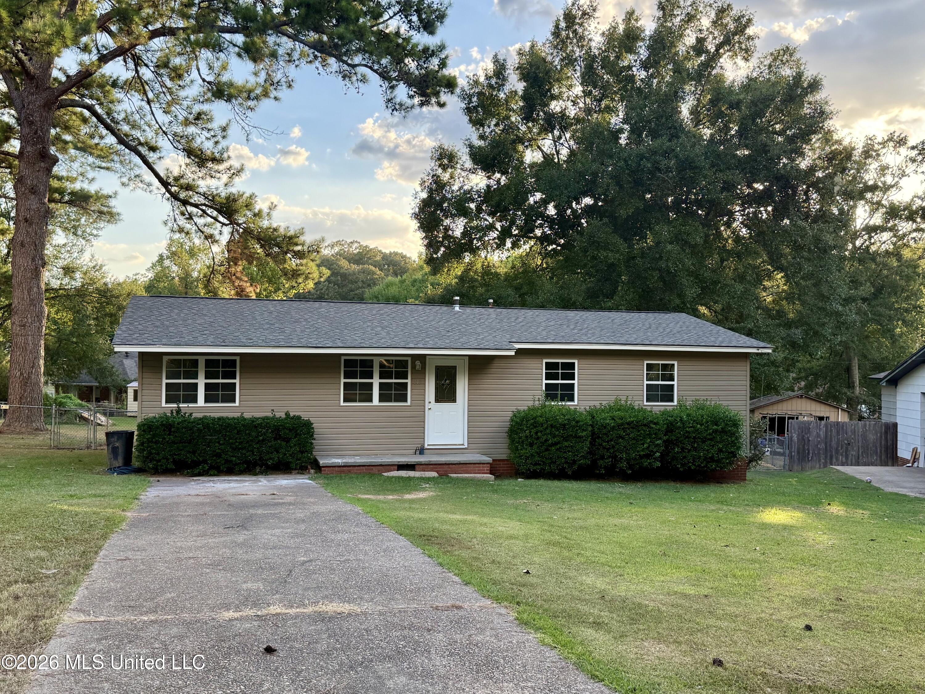510 Plainview Circle Property Photo 1