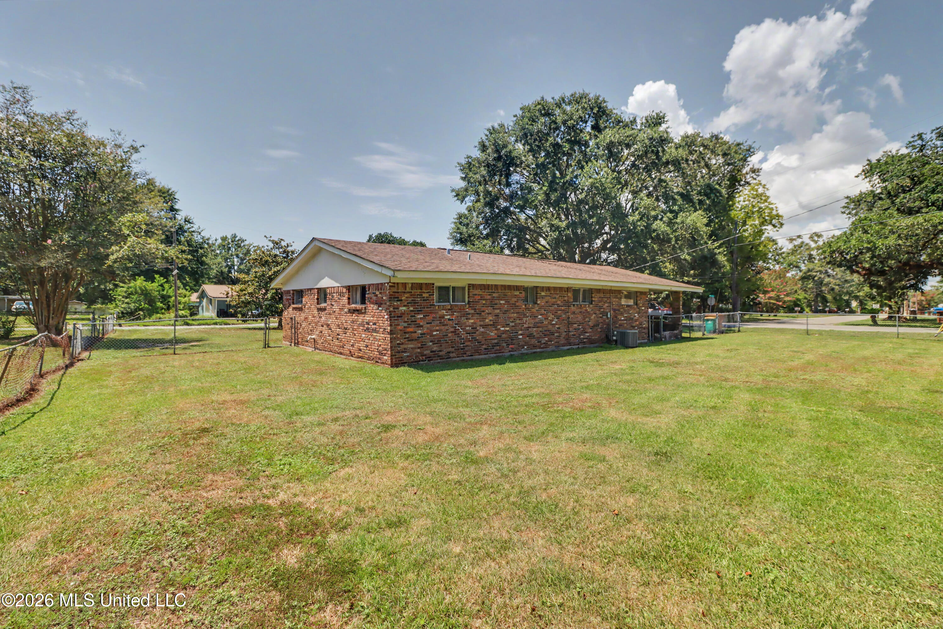 214 Harris Avenue Property Photo 18