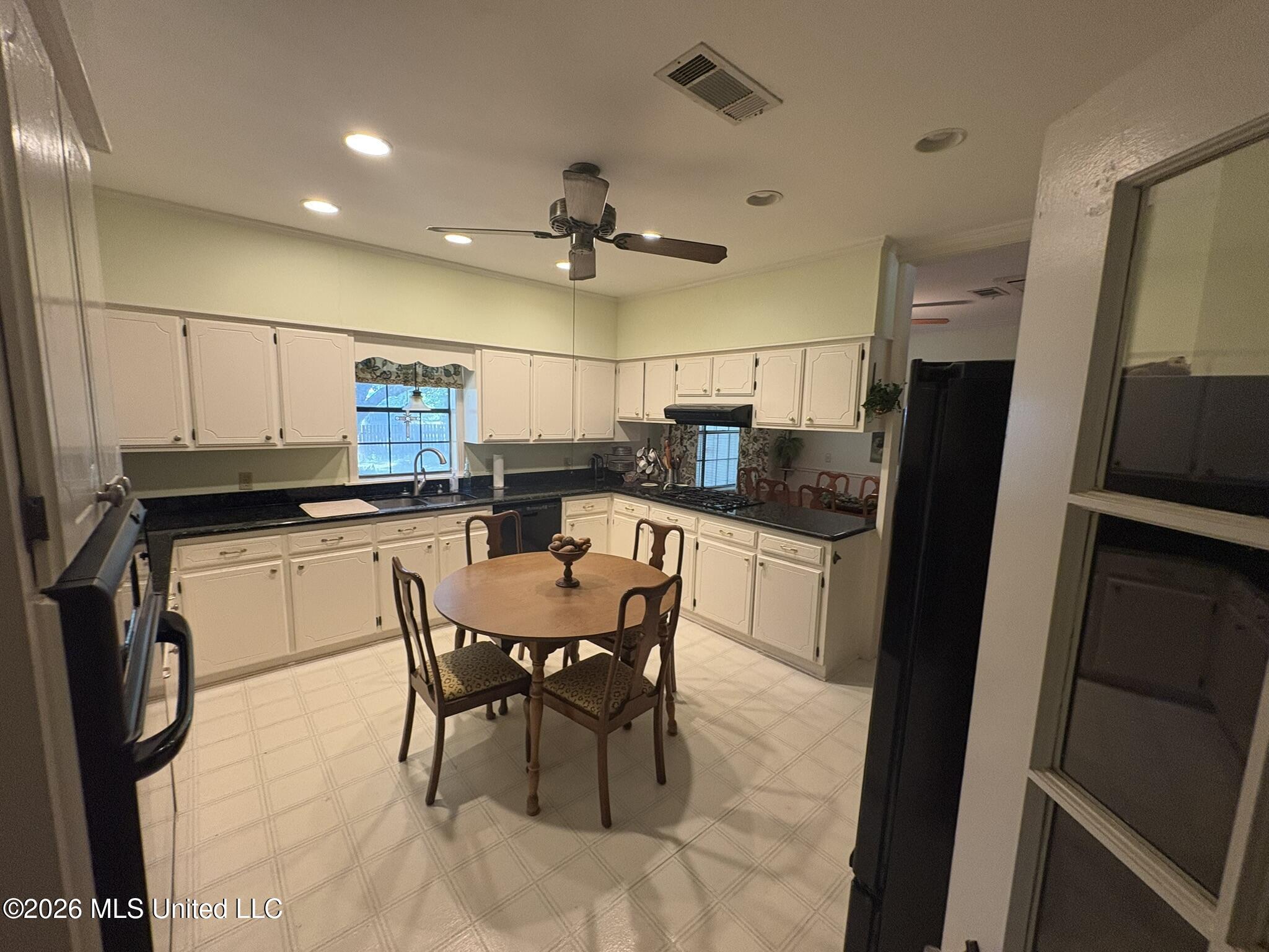 731 Academy Drive Property Photo 7