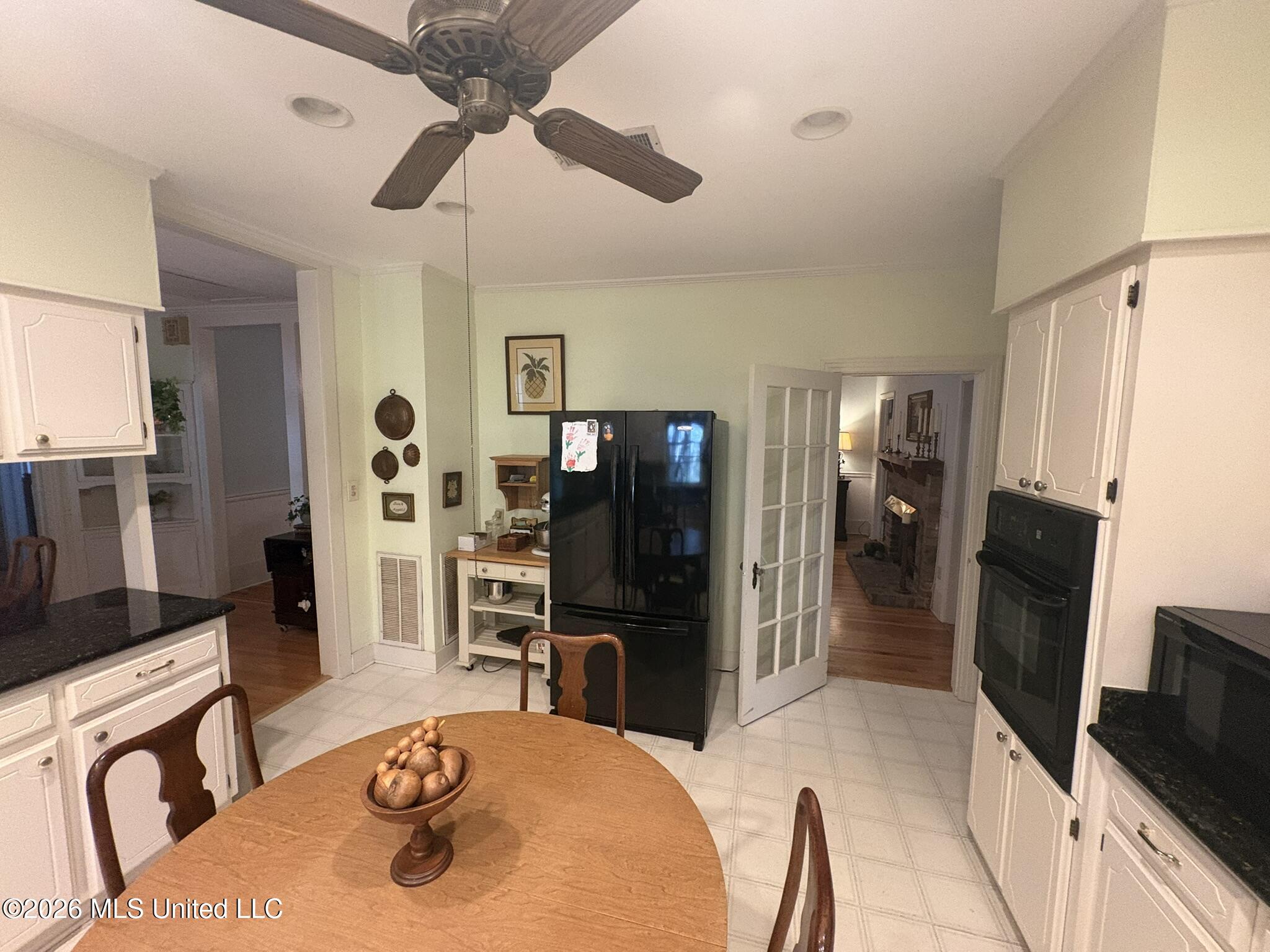 731 Academy Drive Property Photo 9