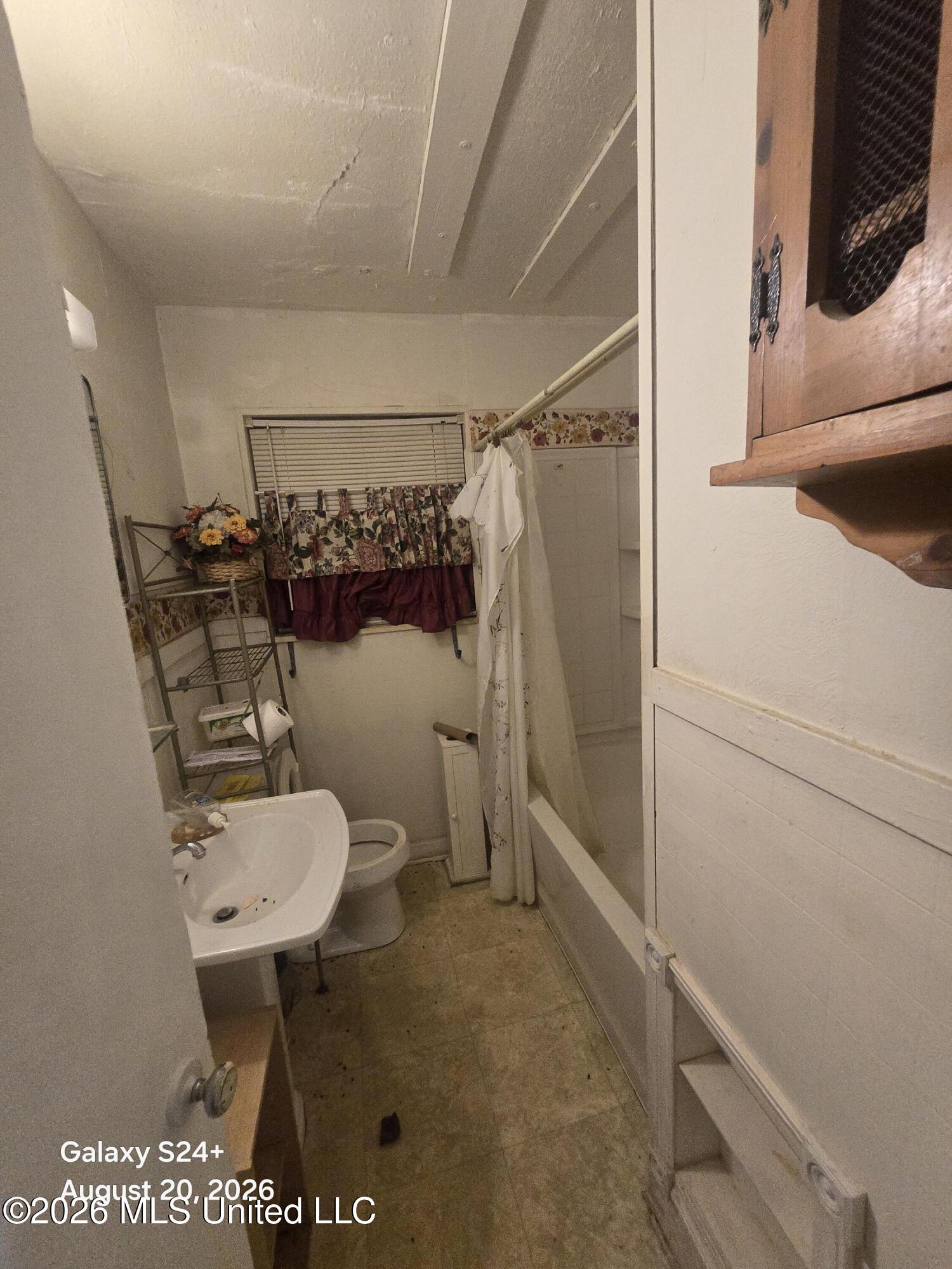 5945 N State Street Property Photo 4