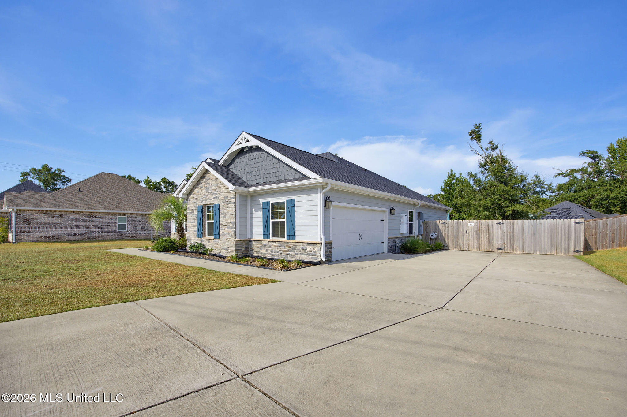 13104 John Lee Road Property Photo 4