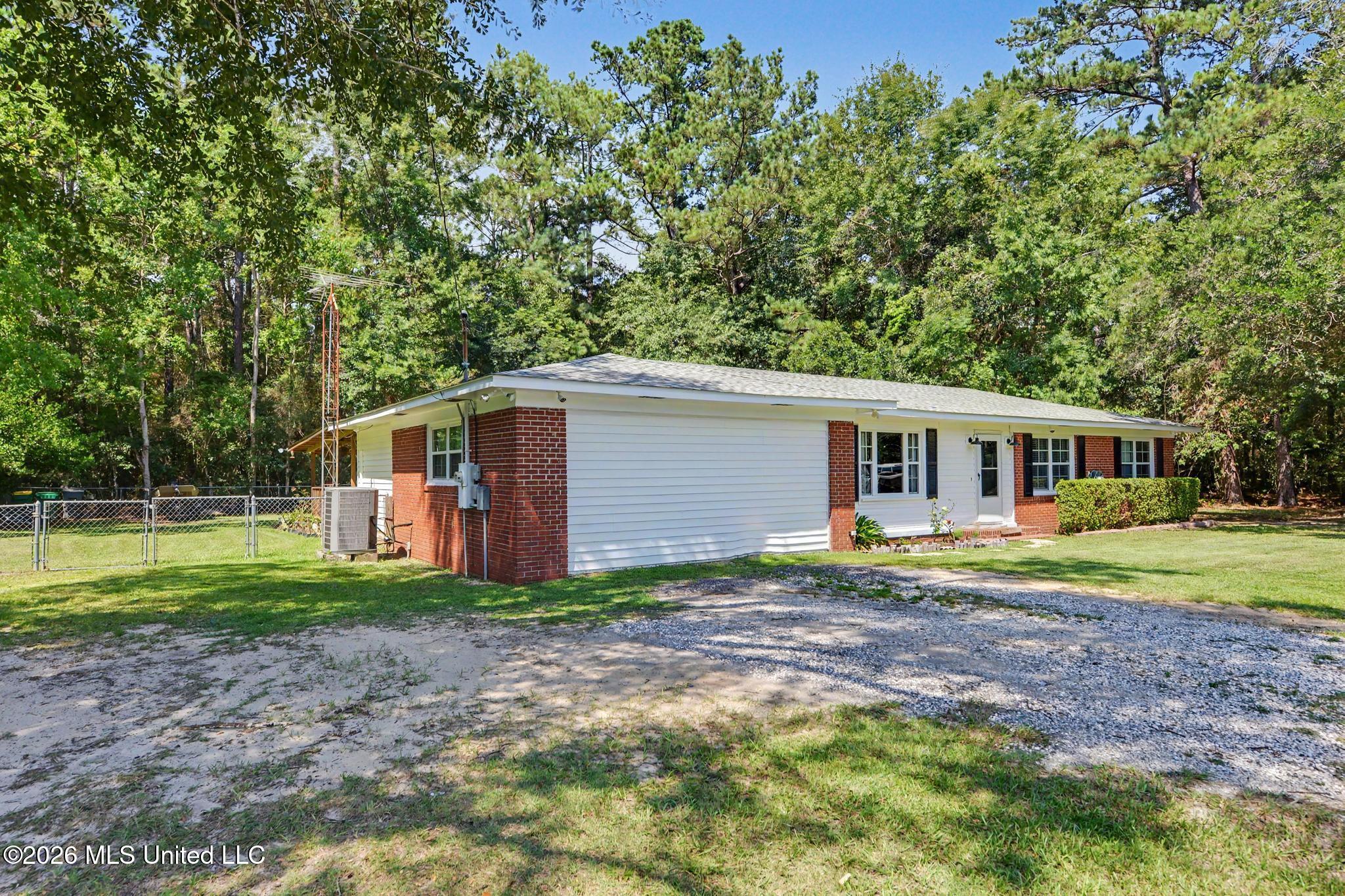 4317 Cunningham Road Property Photo 2